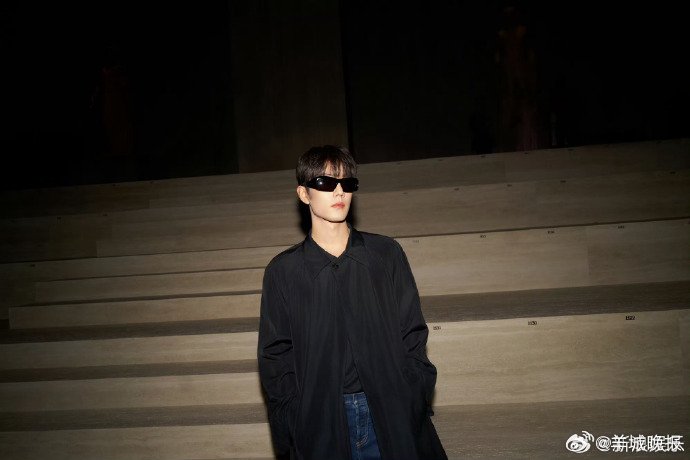 肖战王一博杨洋等明星挑战顺产头造型，素颜惊艳