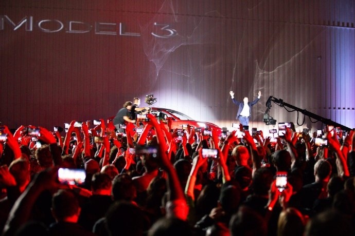 特斯拉Model3发布十周年销量破300万，Model S/X同日停产