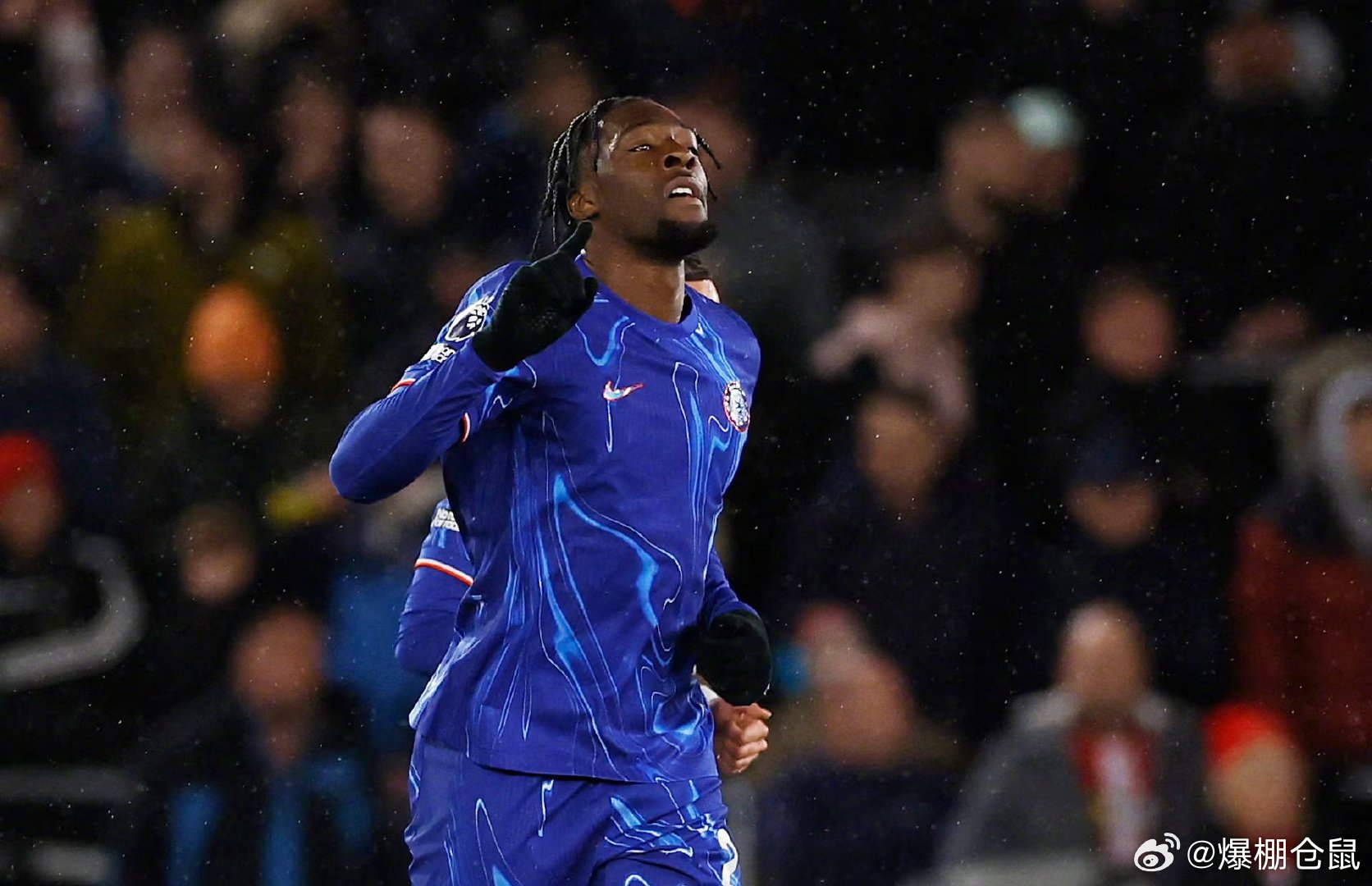 切尔西坚持永久转会，迪萨西的潜在下家将面临怎样的选择？