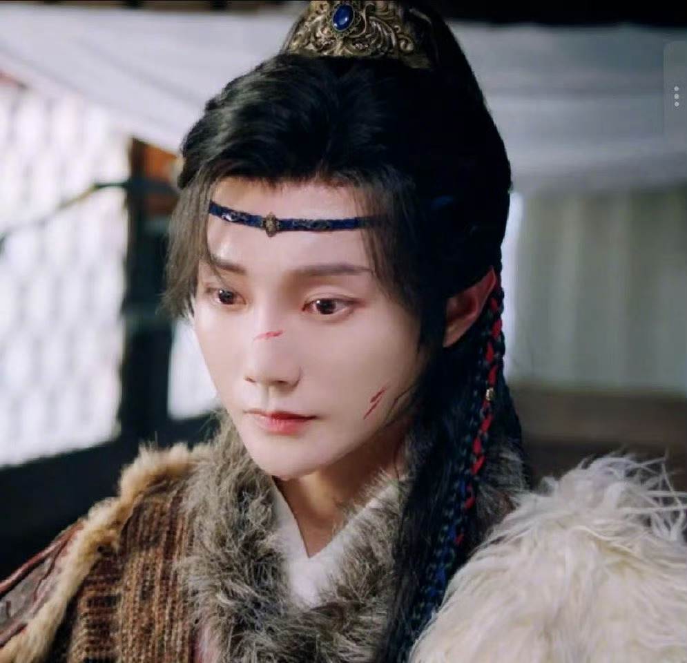 刘也微博评论区现R1SE团建，杨宗纬暖心留言引关注