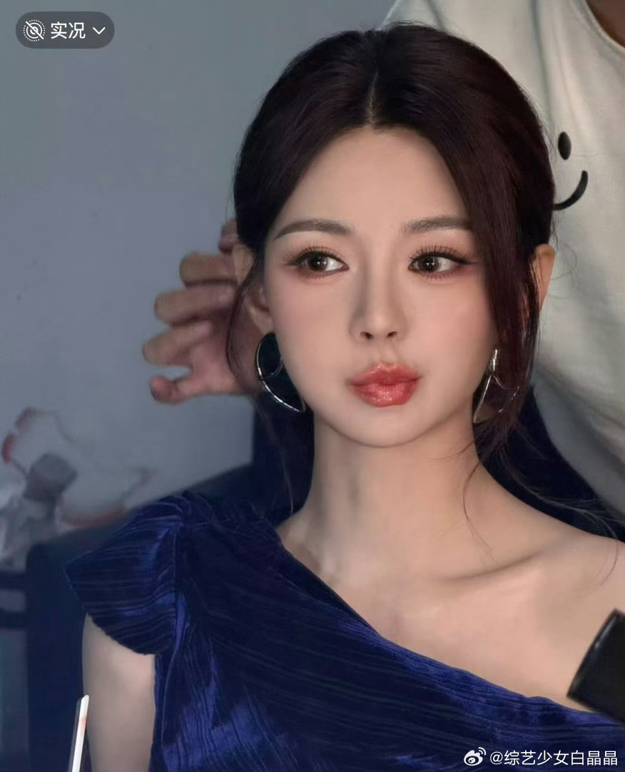 沈梦辰直播中误认黄灿灿为黄婷婷