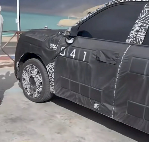 小米大六座增程车亮相，北京首发价格低于40万