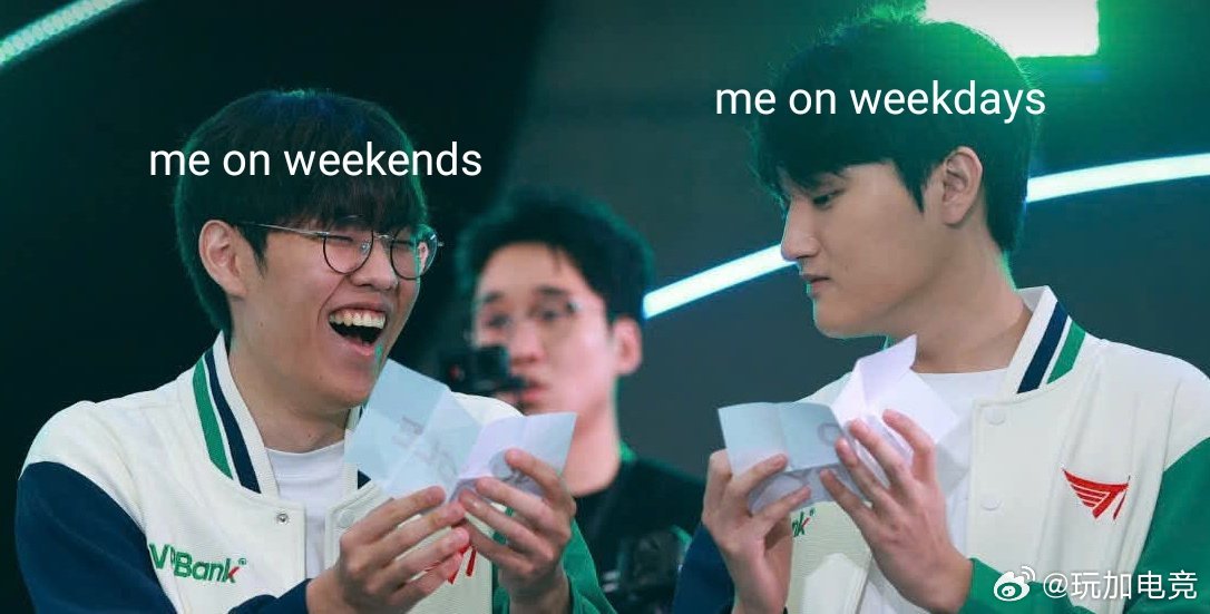 网友制作周末周中对比梗图引共鸣