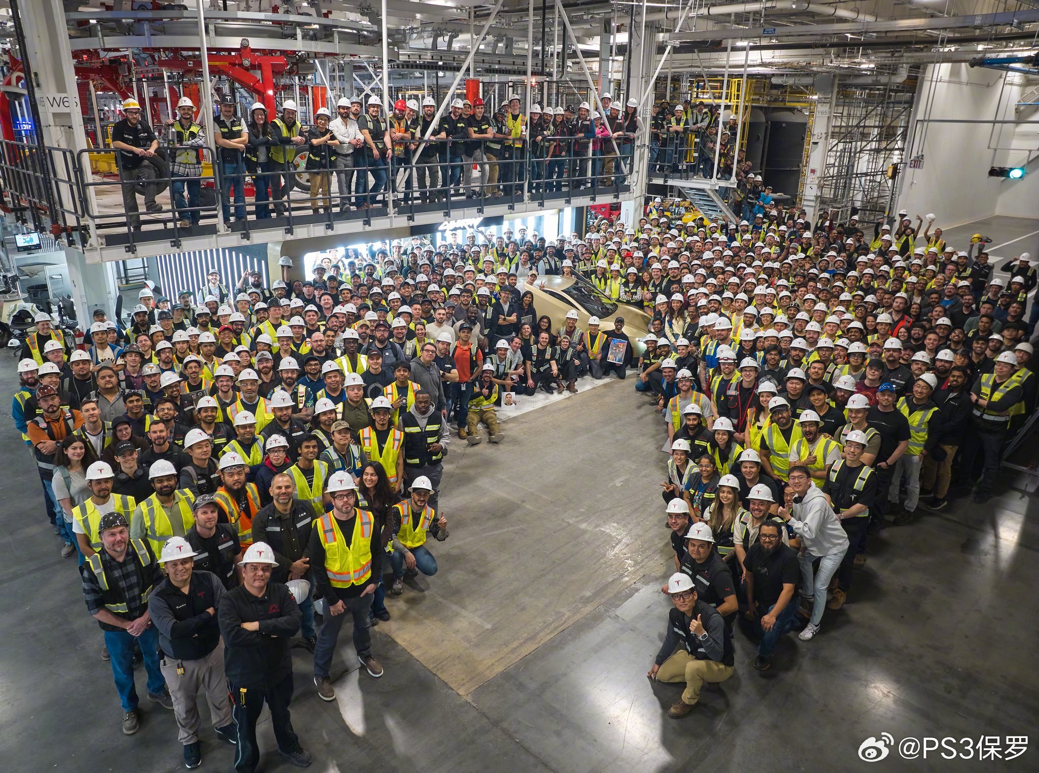 特斯拉Cybercab量产车下线，2026年底前交付3万美元车型