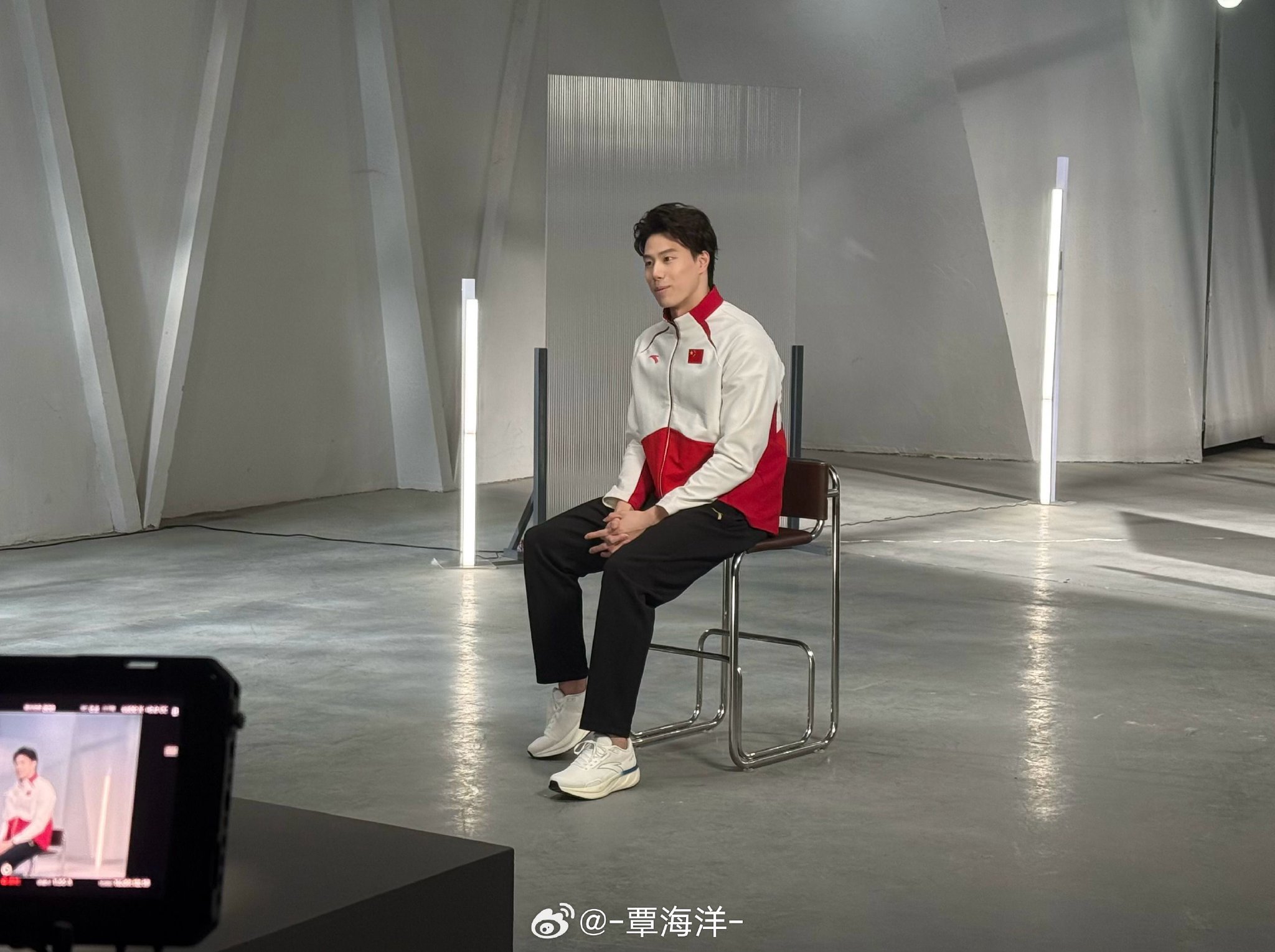 覃海洋李冰洁获评2025亚洲最佳游泳选手