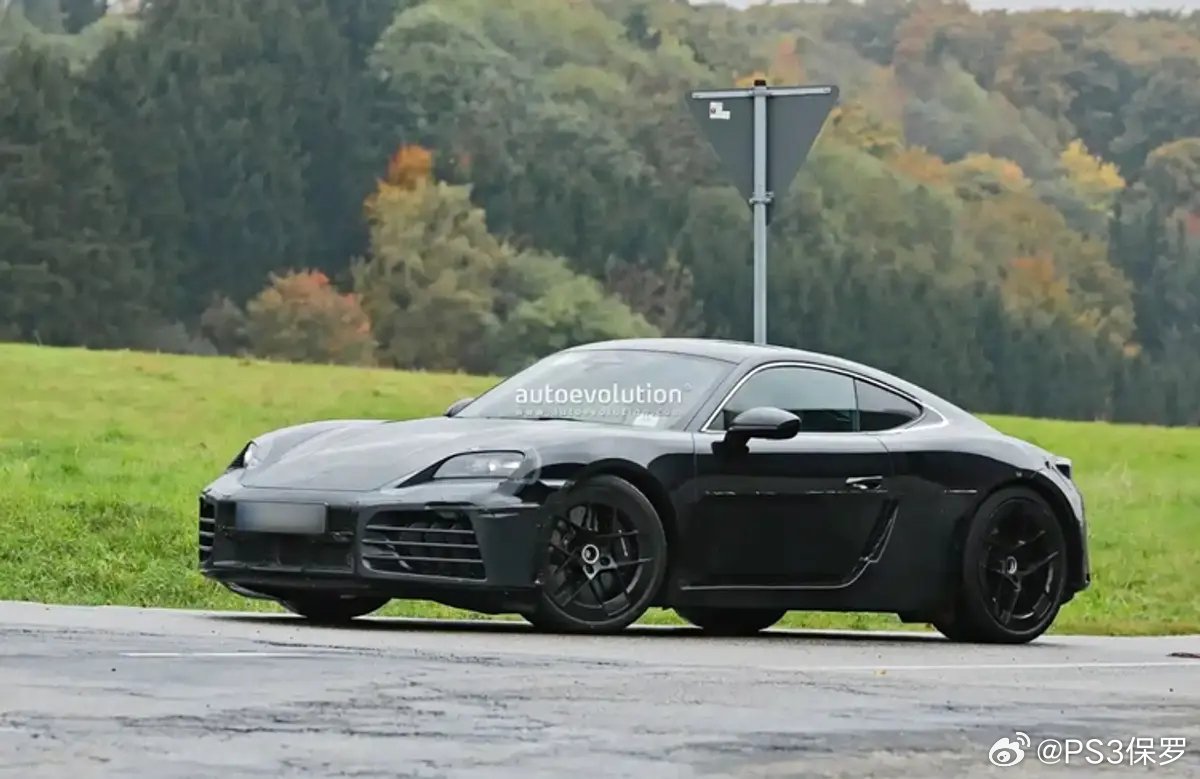 保时捷718燃油版回归，电改油平台重新设计