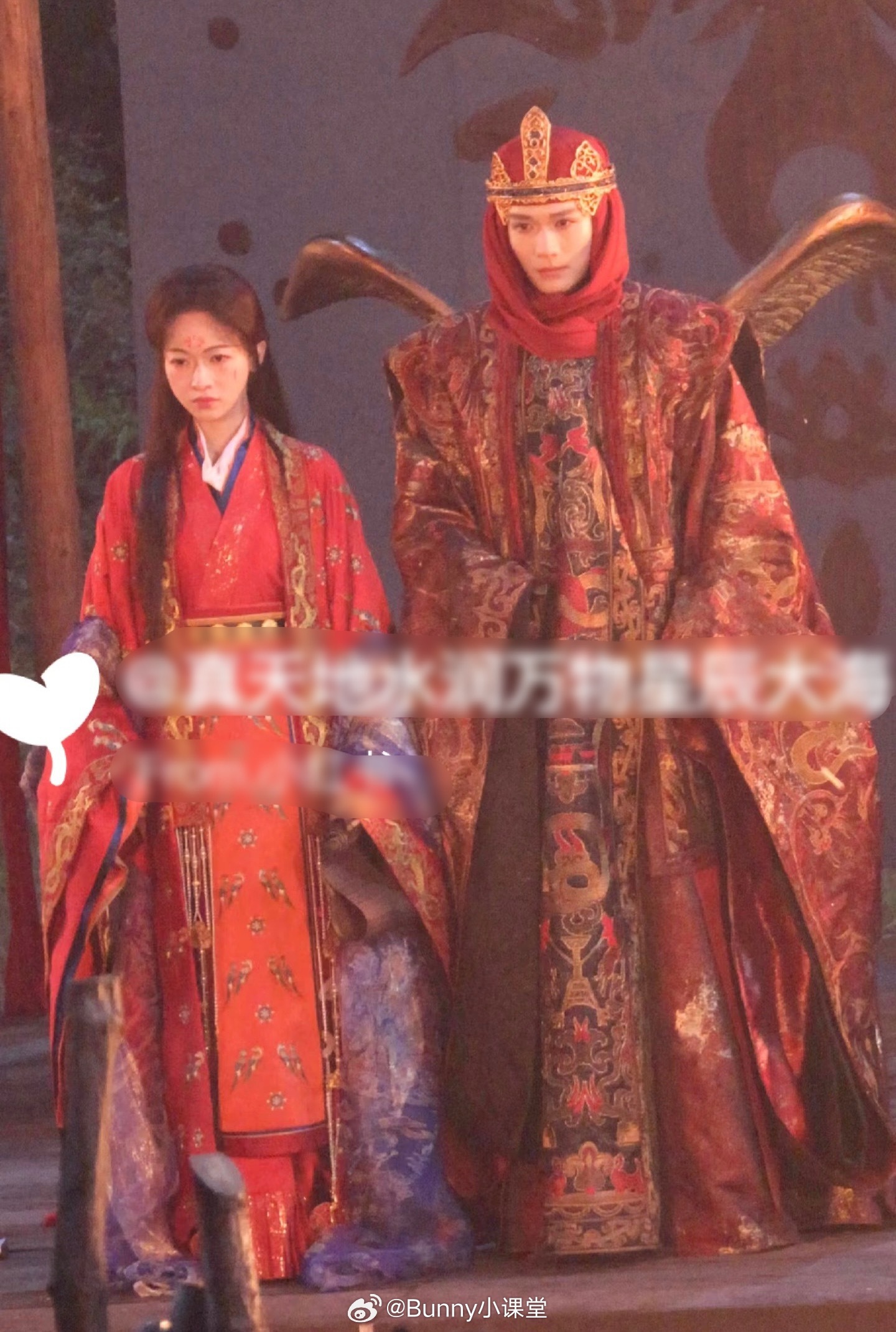 吴谨言梁永棋古装新剧路透曝光，螳螂精造型引热议