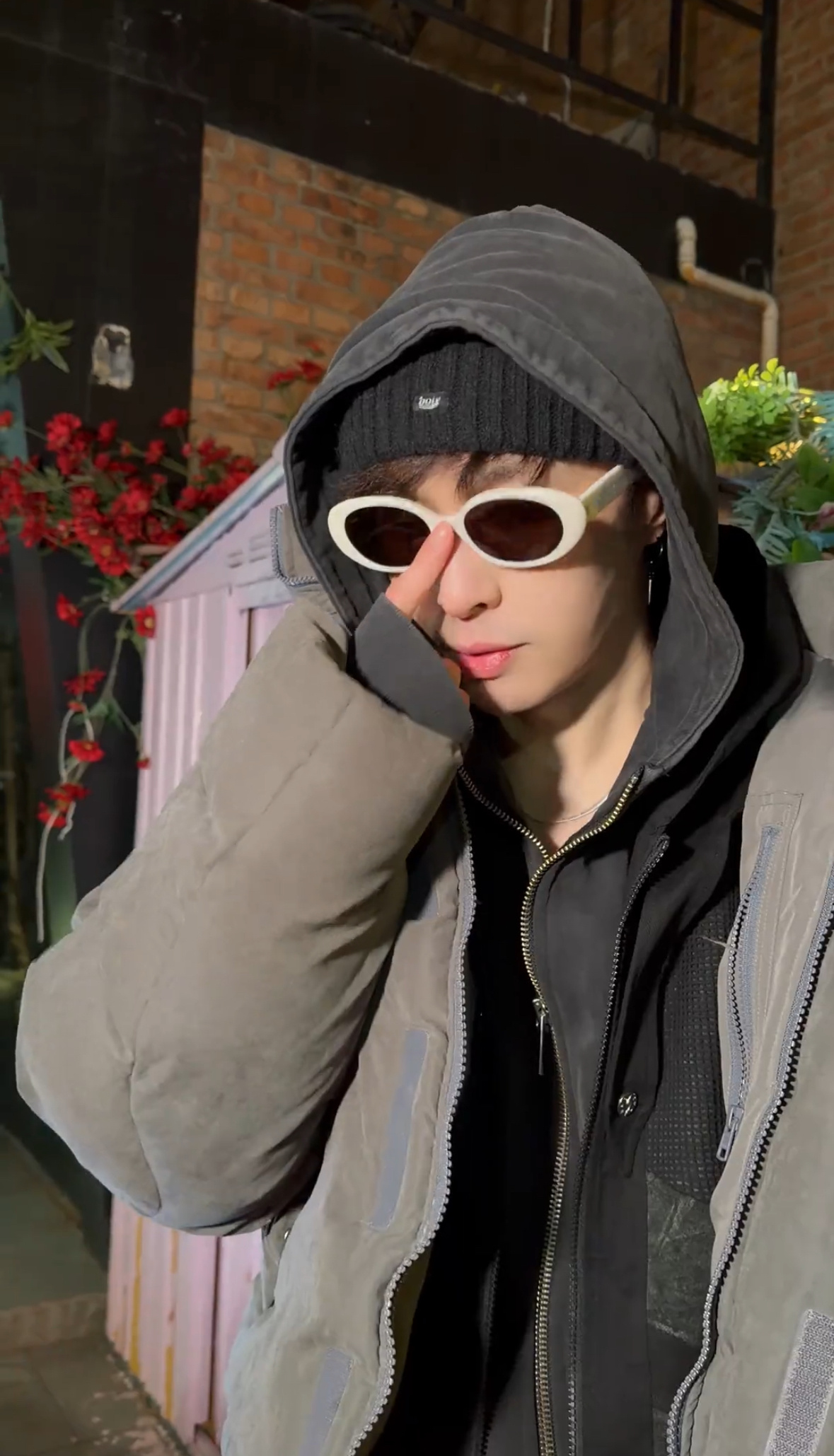 张艺兴更新打车趣事，抽象日常引热议