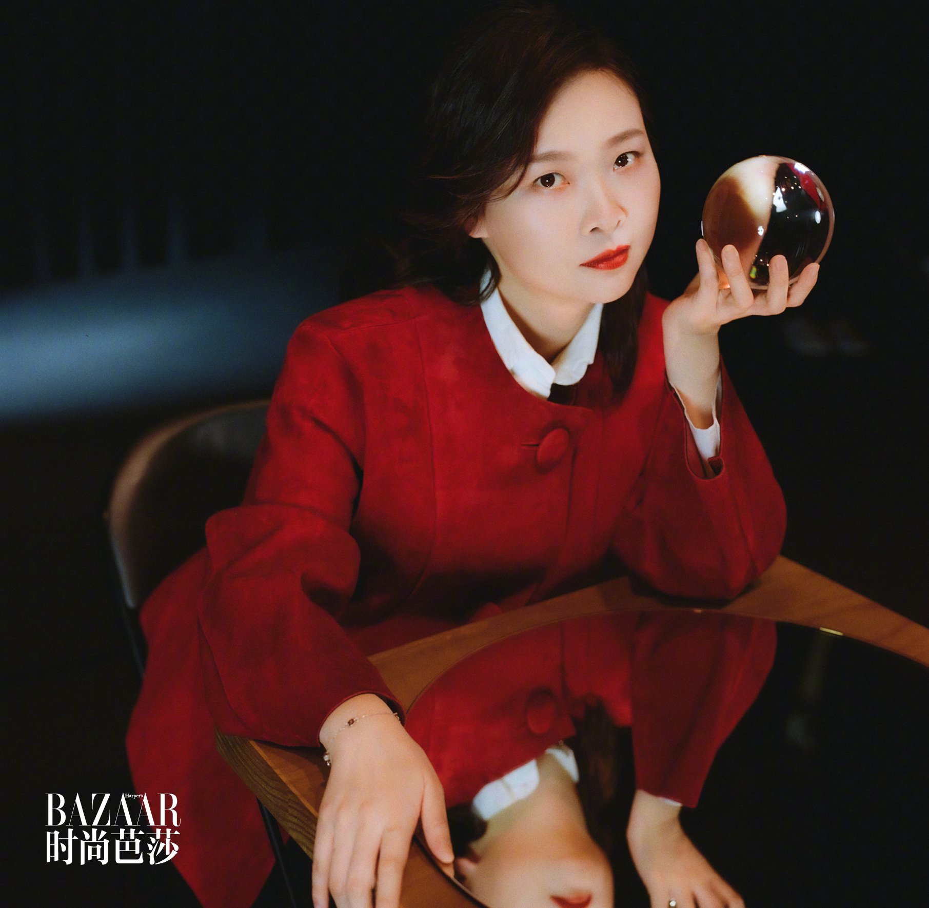 脱口秀演员嘻哈满堂段子推动航空公司去丝袜化