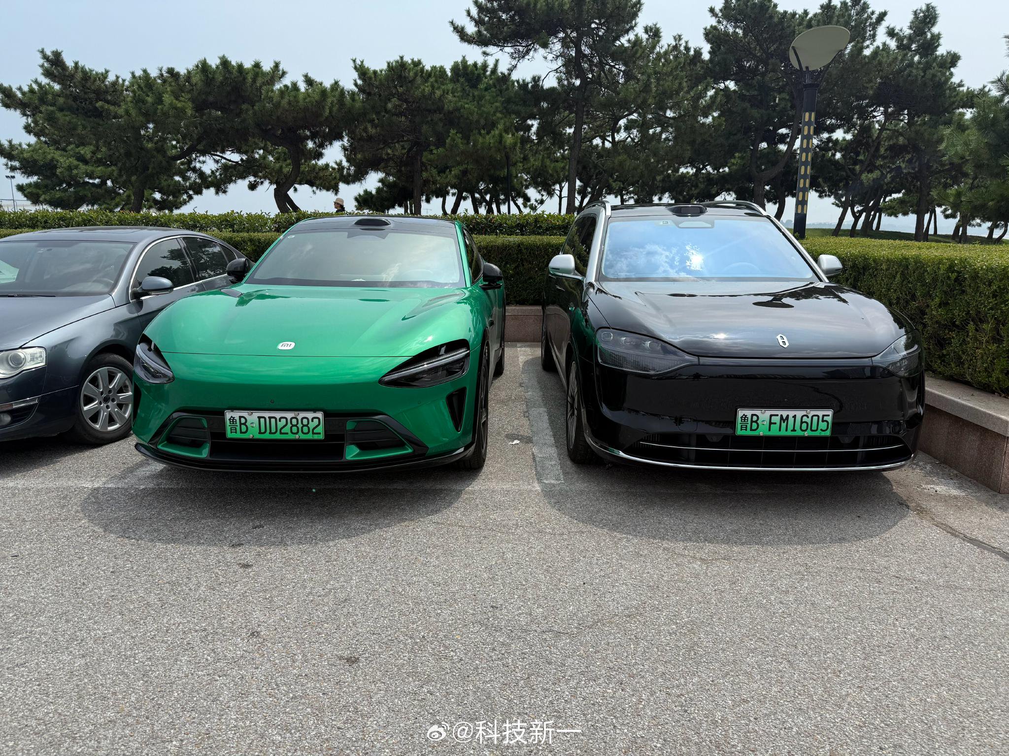 年轻人同时驾驶YU7和M9引热议