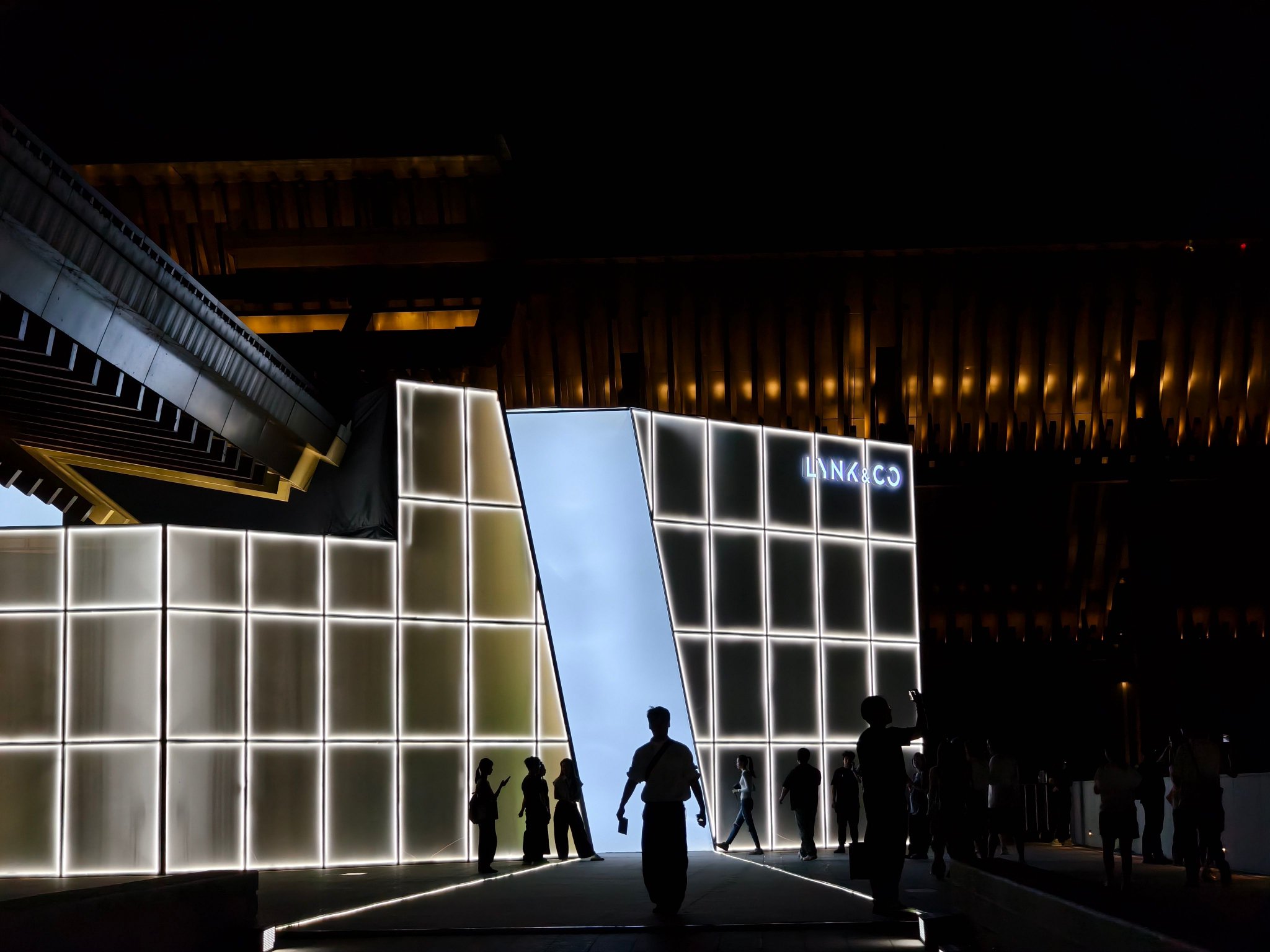 领克10EM-P发布会新中式场地搭配简约灯光