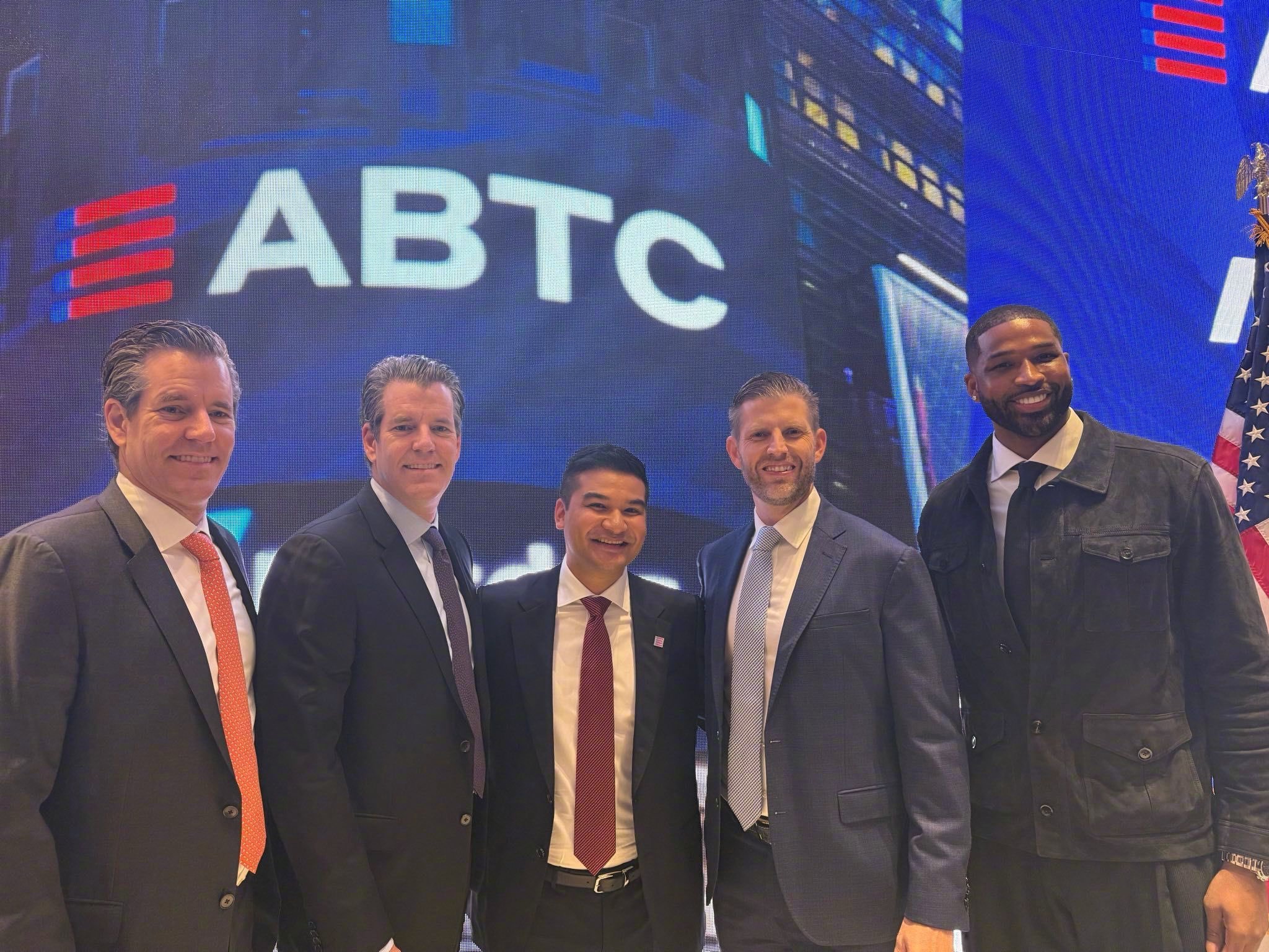 特里斯坦-汤普森转行纳斯达克敲钟人