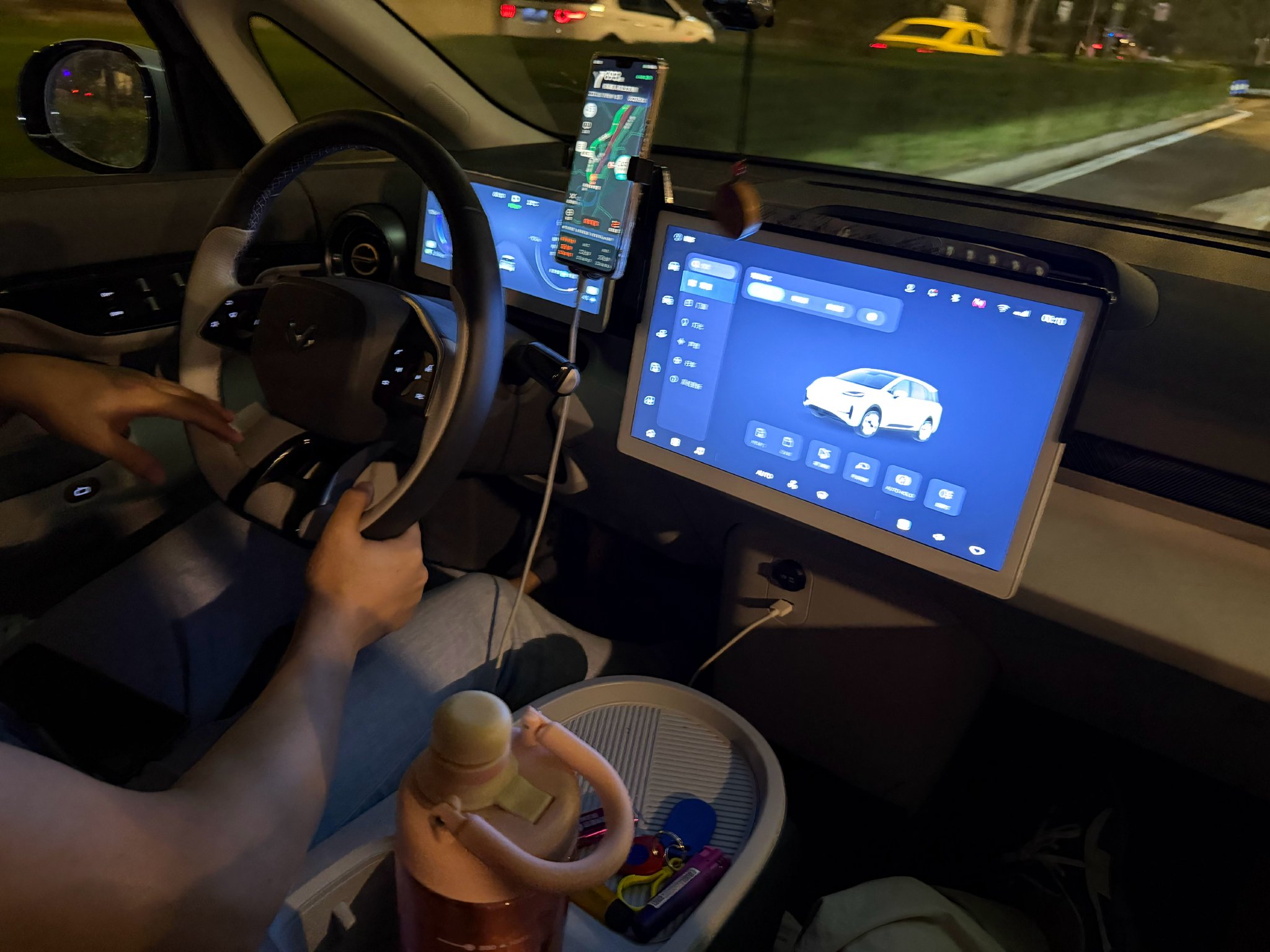 极狐考拉S空间惊人，七万级车型配备侧滑门全景天窗