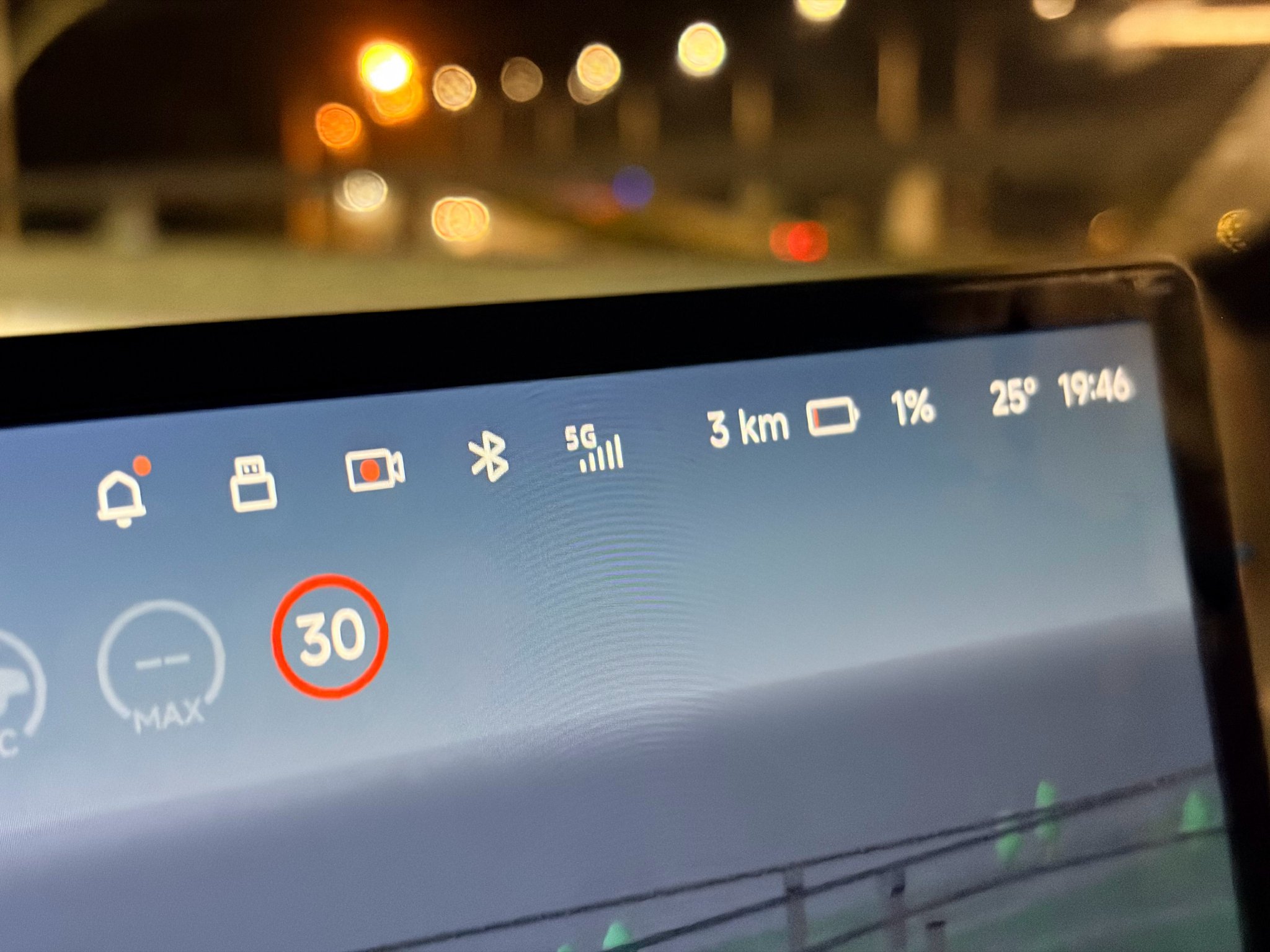 电动车续航不足3公里，车主求助推车