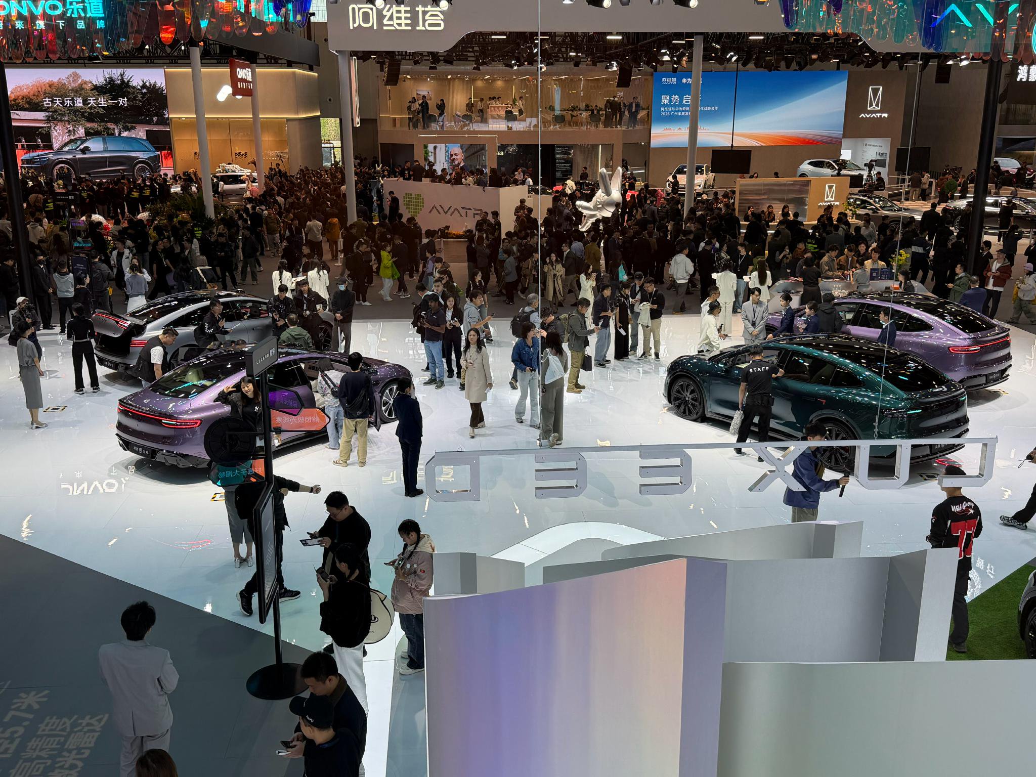 智界展台亮相首款9系MPV，鸿蒙智行新品引期待