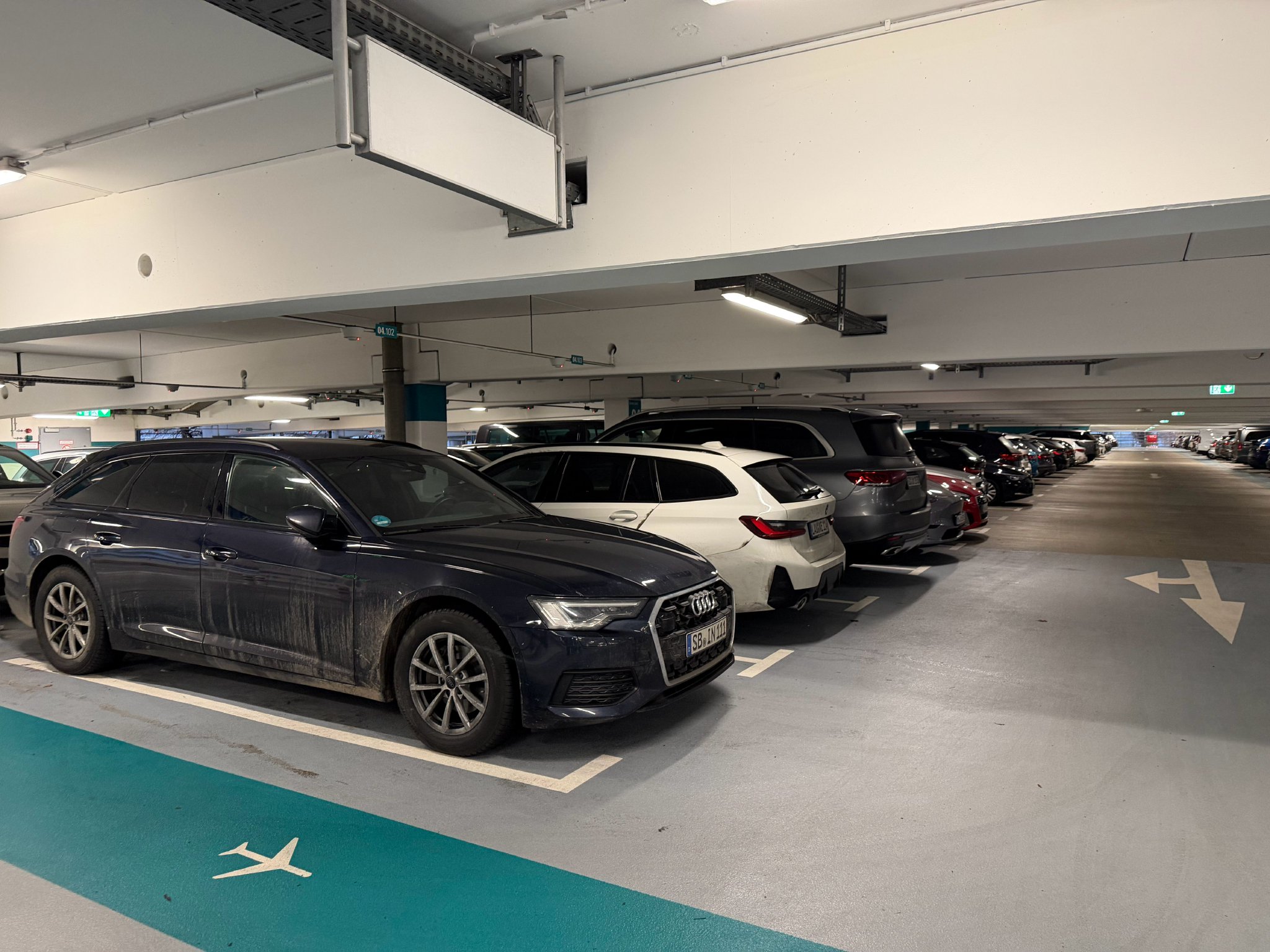 慕尼黑机场停车场宝马旅行车占比高