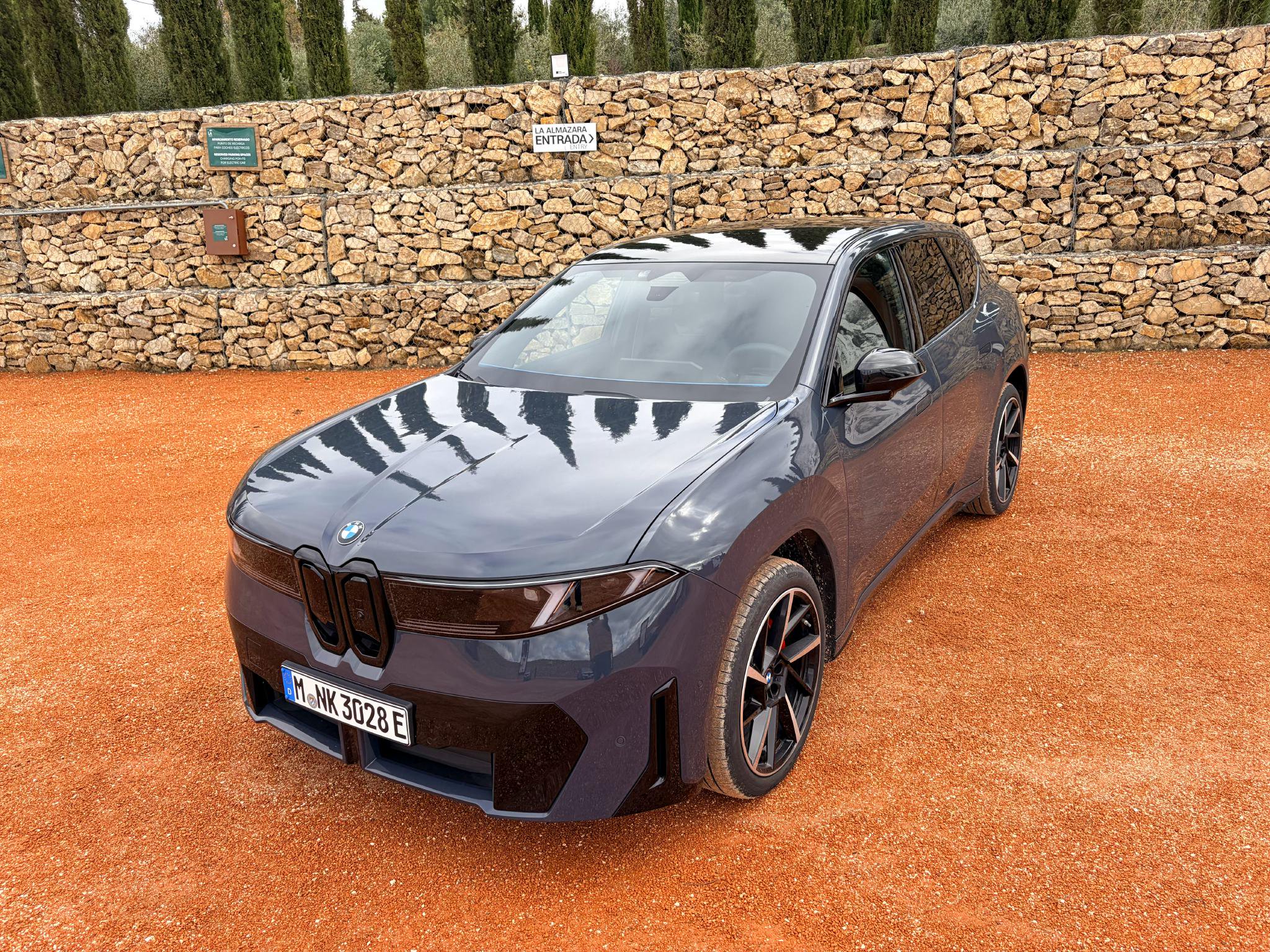 宝马iX3驾驶体验出色，智驾将合作魔门塔