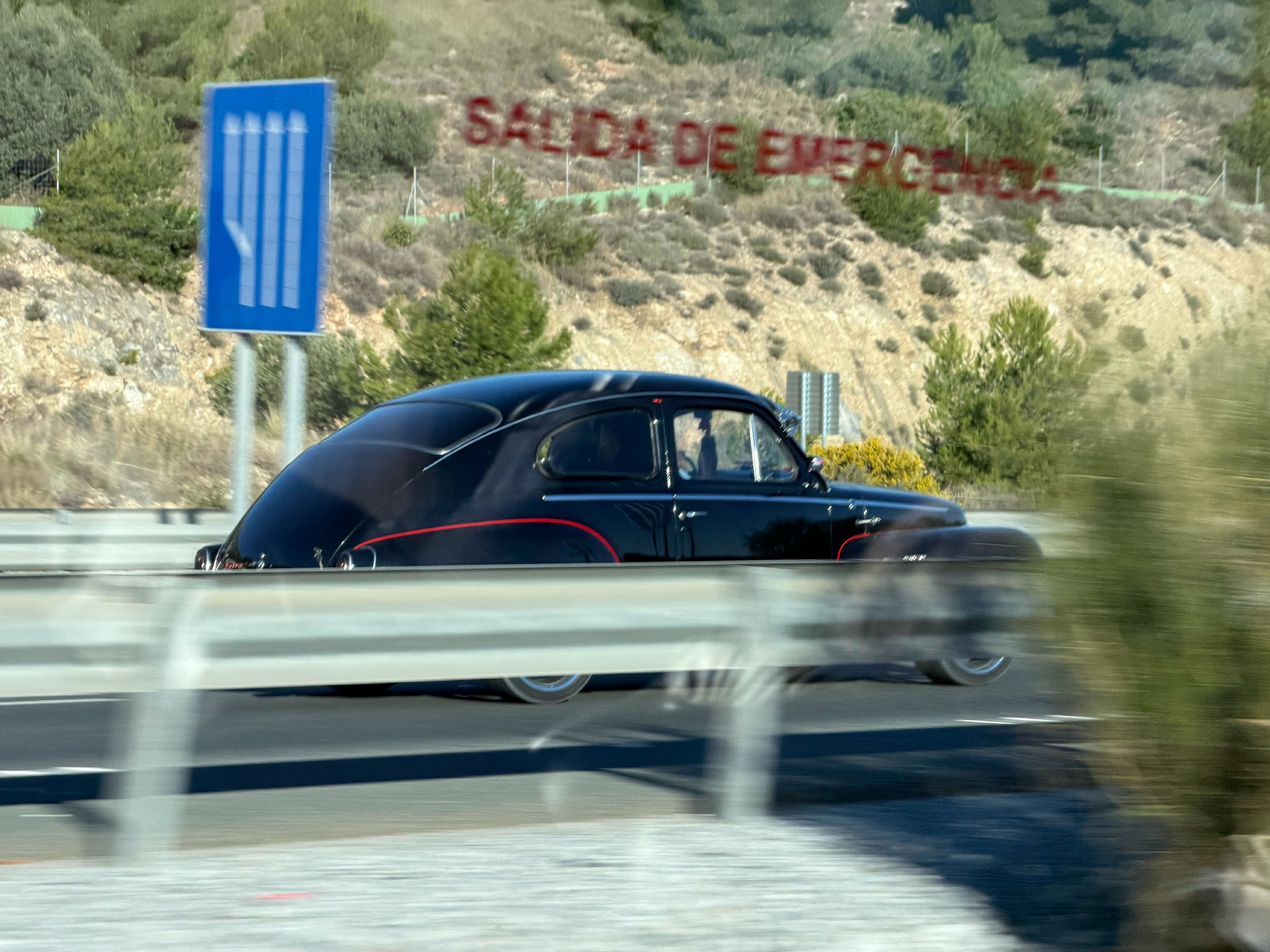 欧洲老车旅行车文化引羡慕姿态优雅