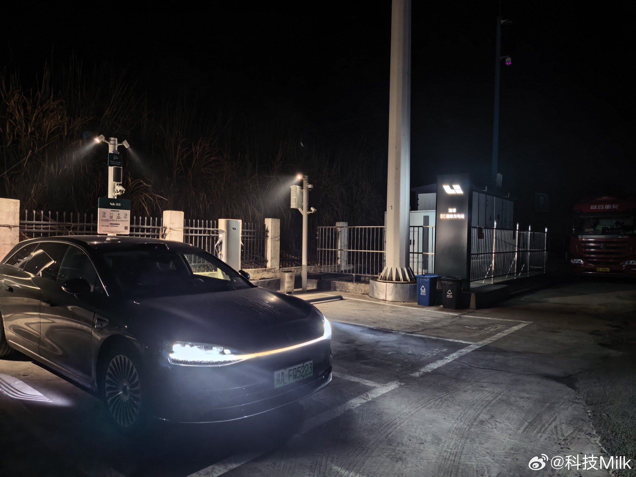 理想5C超级充电站覆盖广功率高，用户实测补能高效便捷