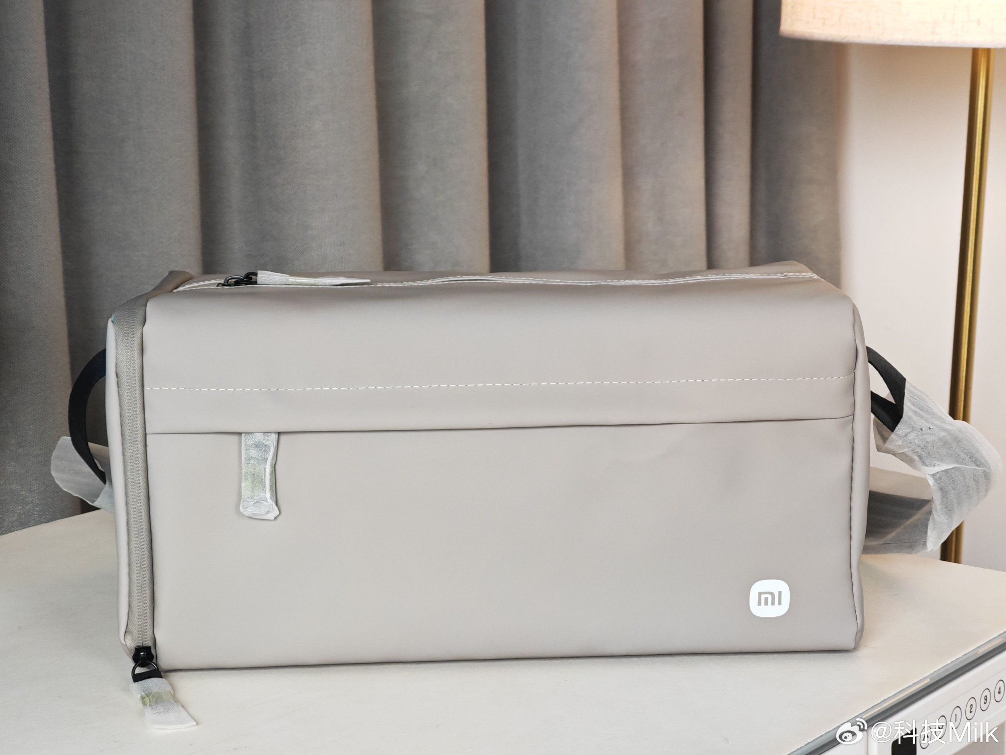 小米新年礼盒内含SU7车模、吐司包等