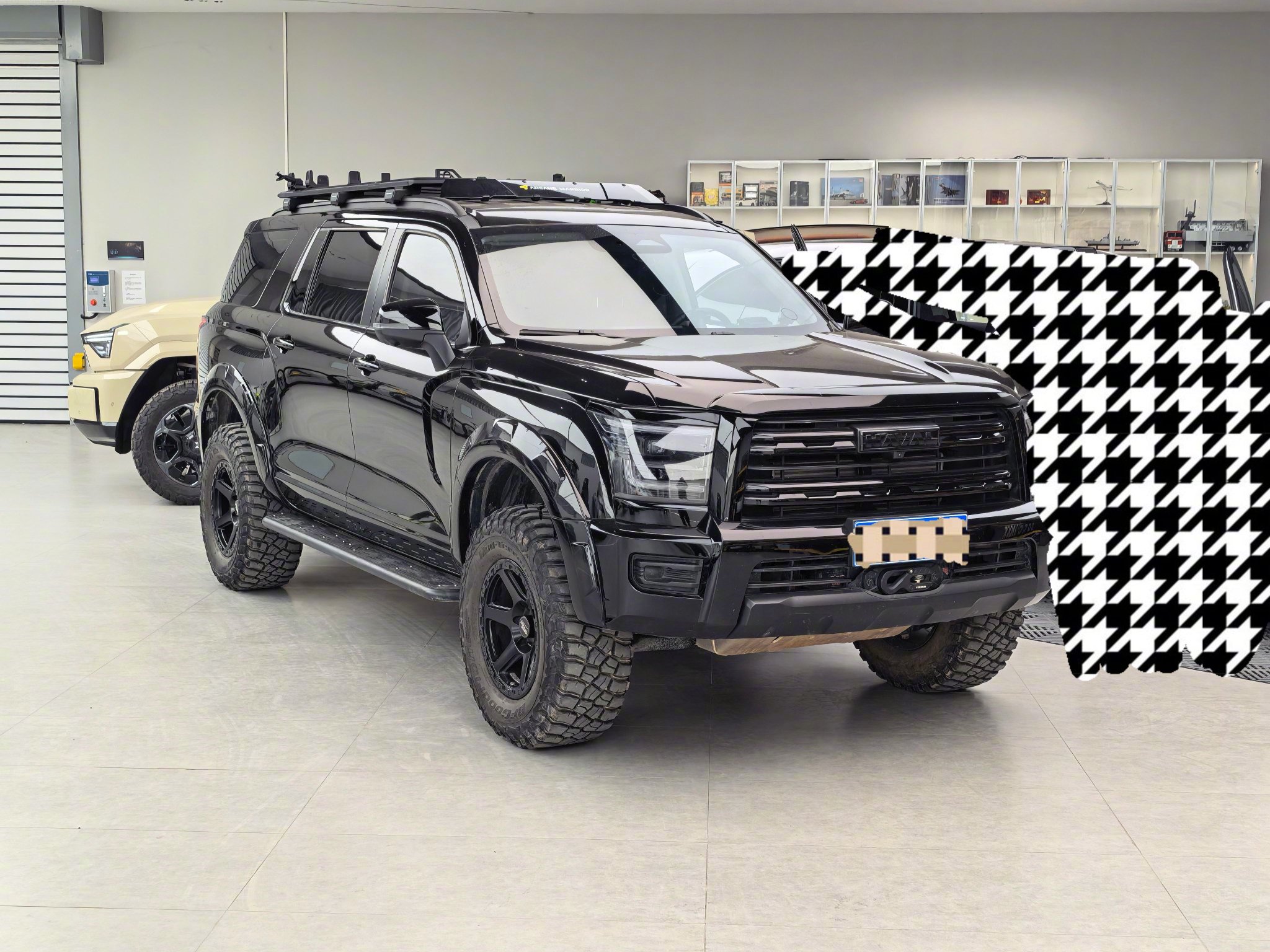 三辆改装车集结待命,新大6座SUV即将亮相