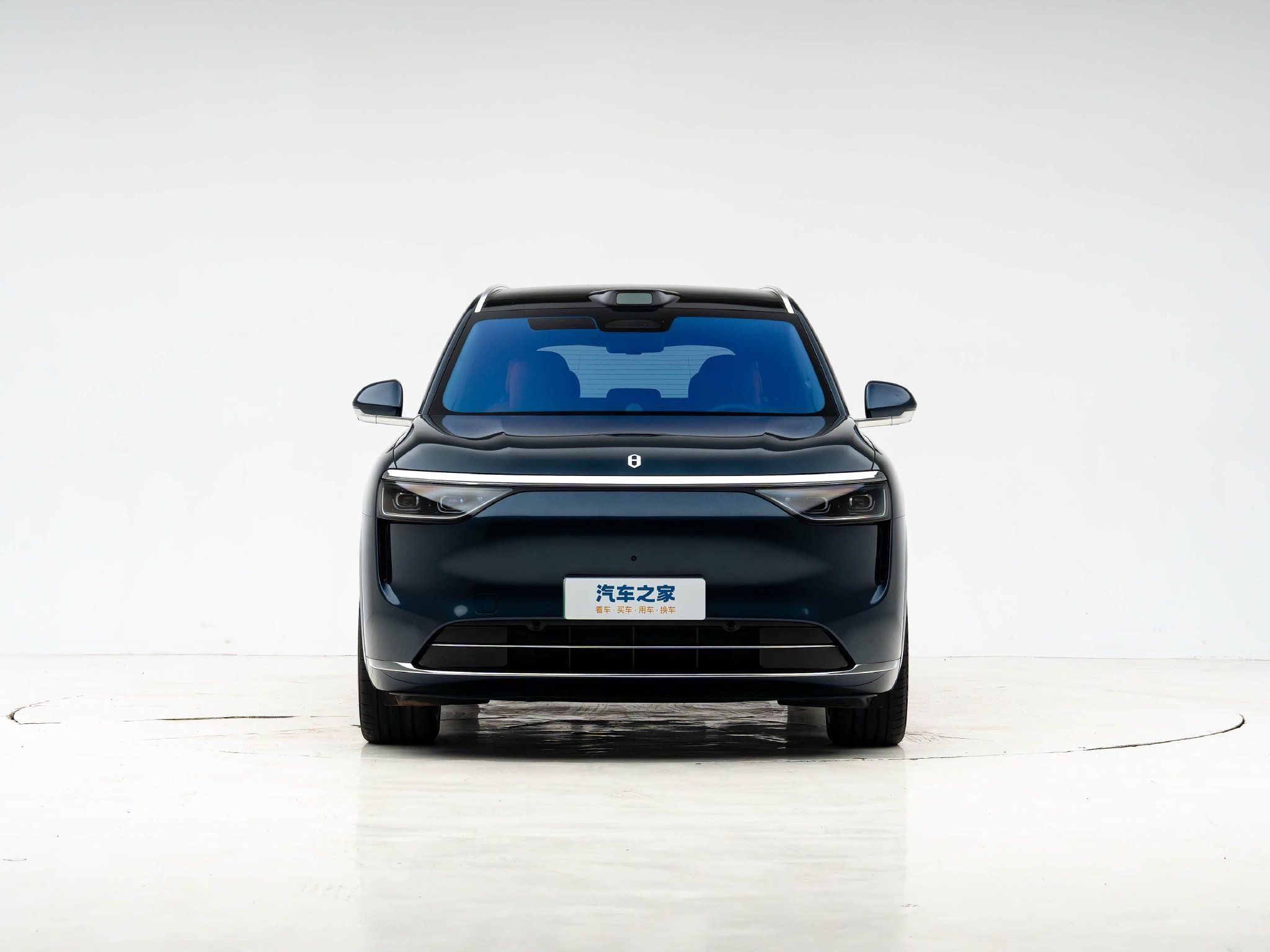 问界M8与奥迪Q5L对比引发消费者选择讨论