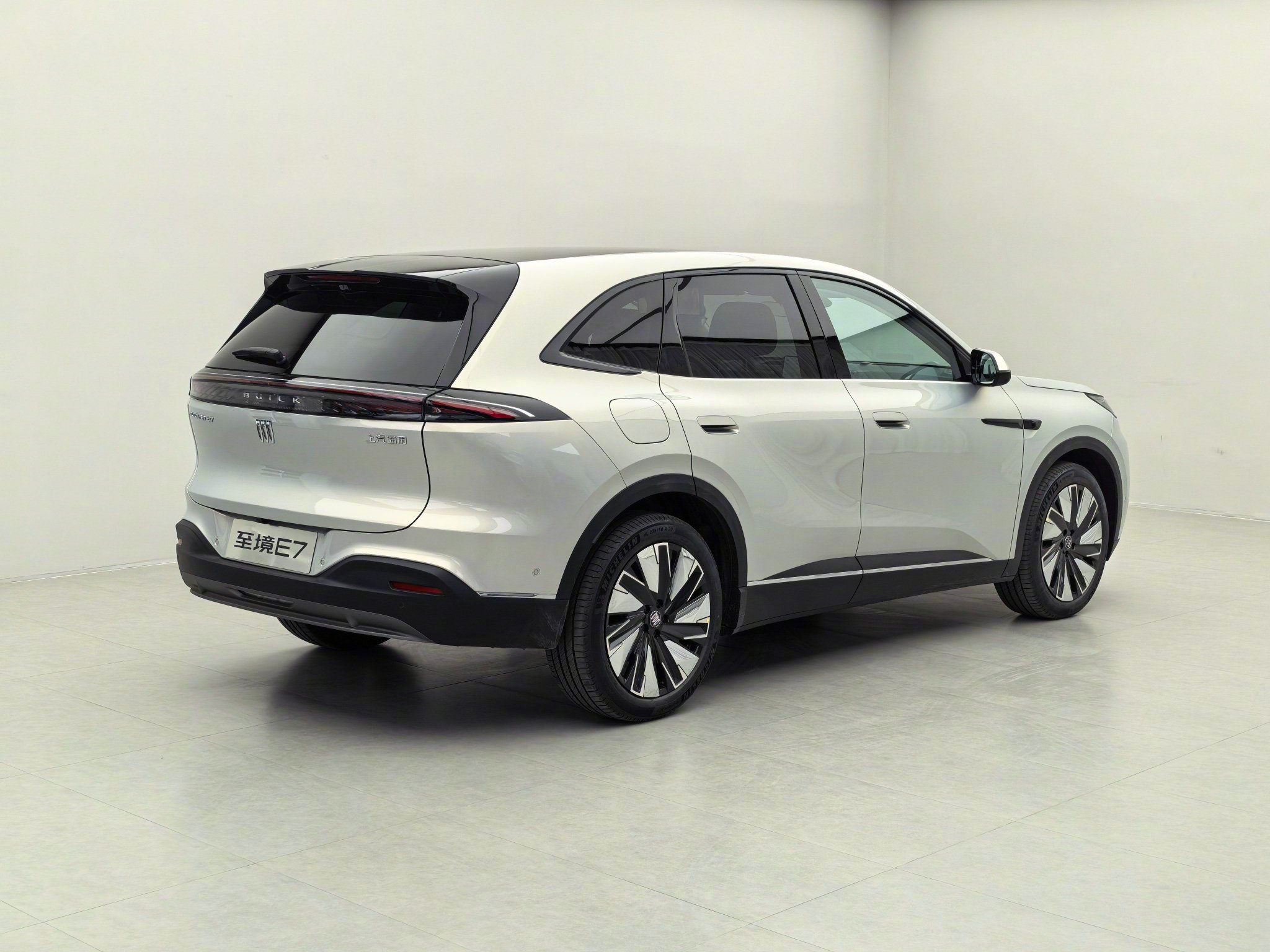 别克E7试驾曝光，4.85米插混SUV用料惊艳