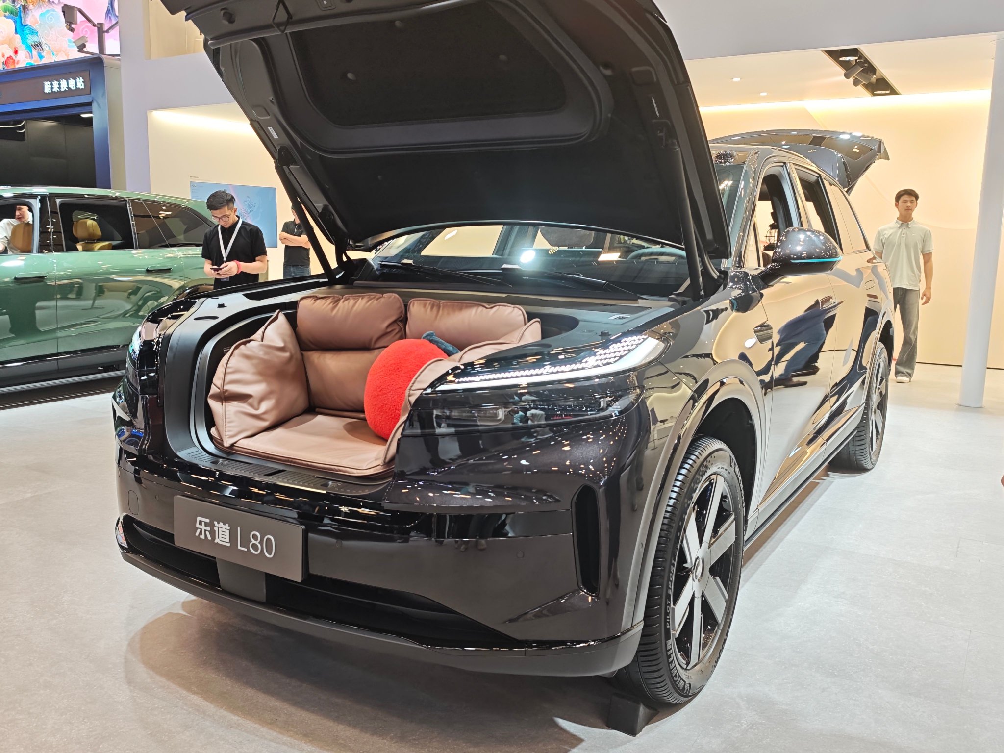 乐道L80亮相大湾区车展，四驱版440kW、4.5s破百，预售价24.58万起