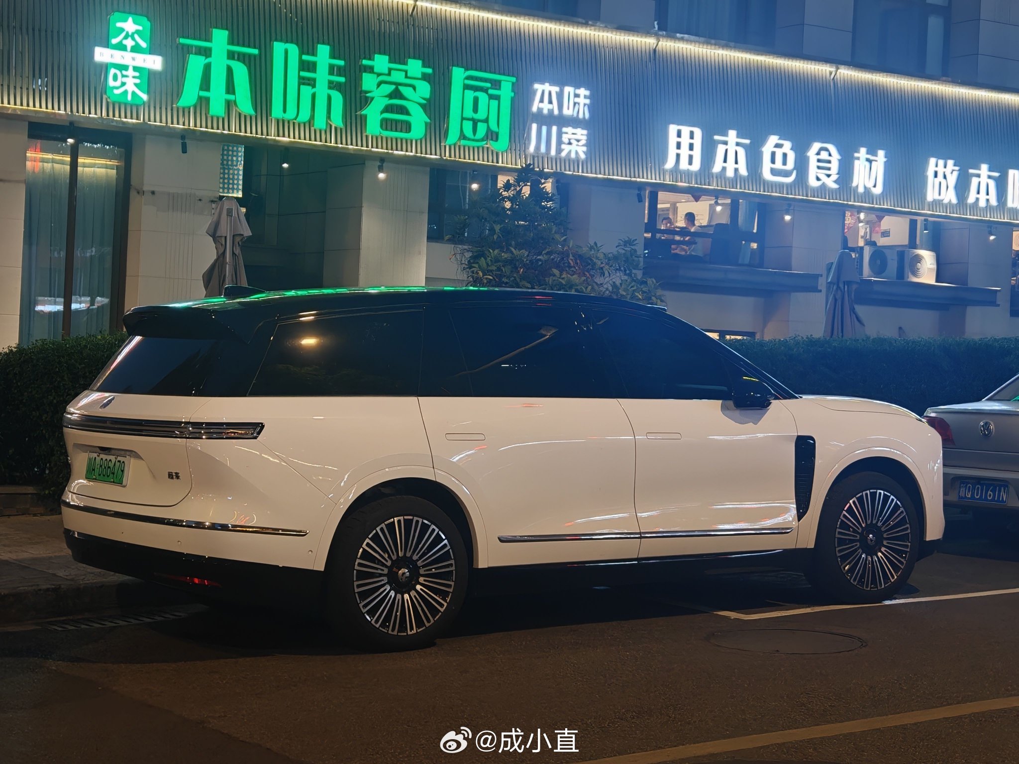 蔚来第三代ES8热销，新能源高端品牌地位稳固