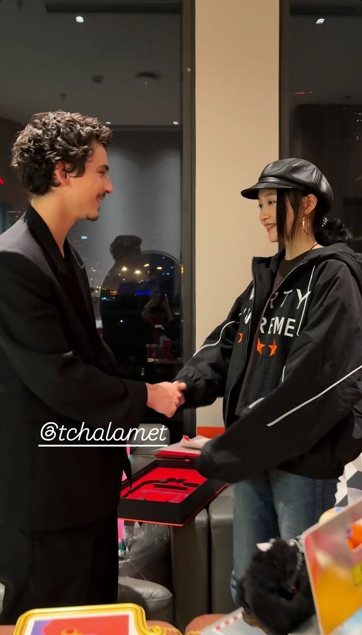 甜茶Timothée Chalamet与关晓彤同框