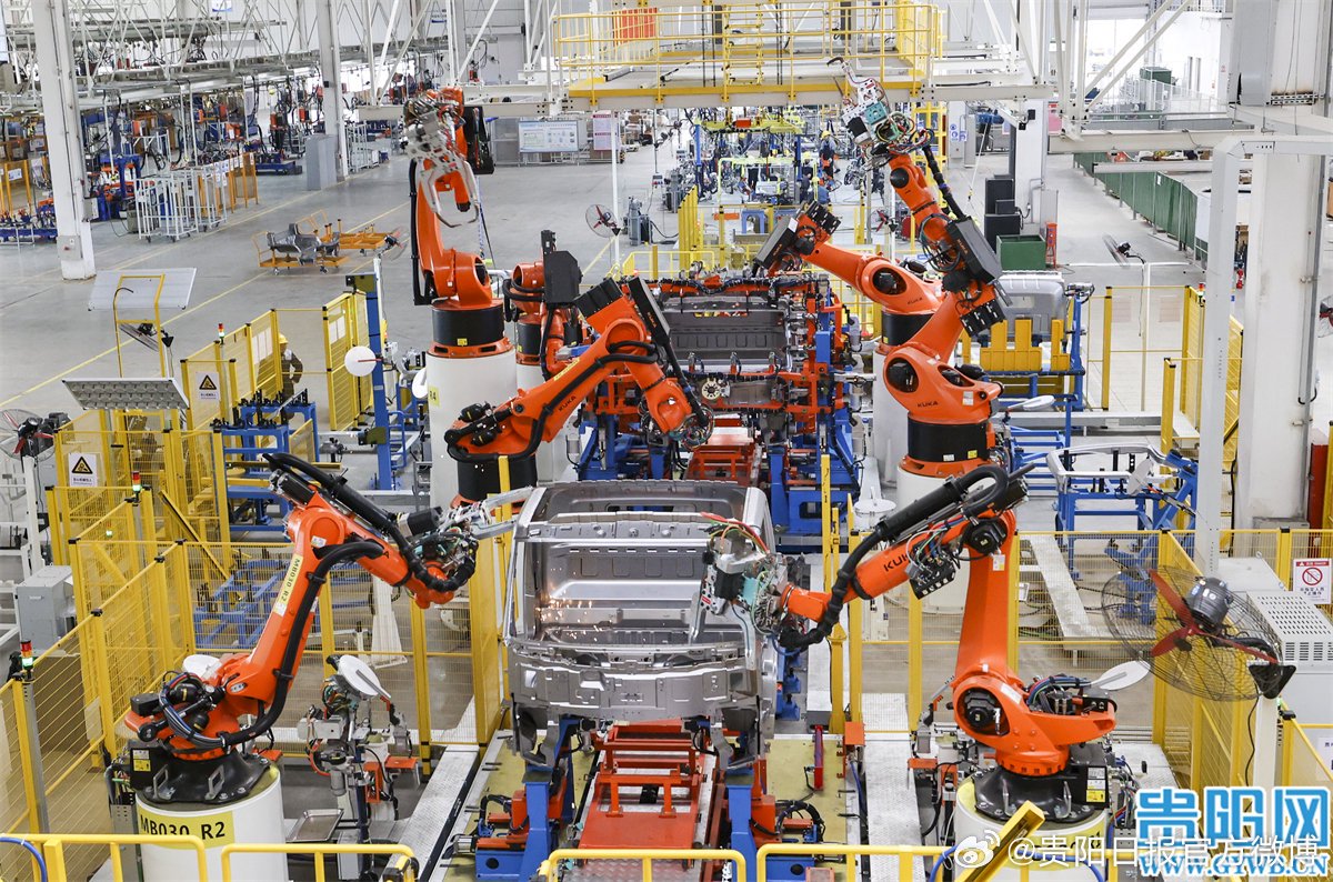 贵州长江汽车智能焊接生产线调试收尾