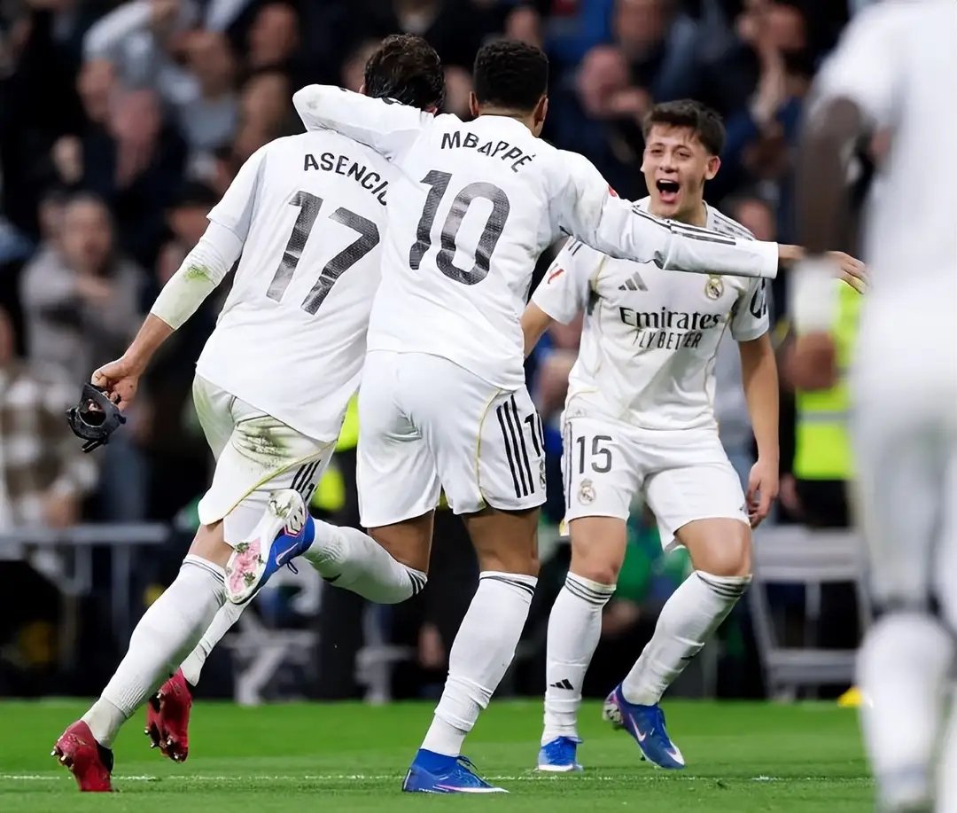 姆巴佩破纪录阿森西奥建功，皇马2比0莱万特终结颓势