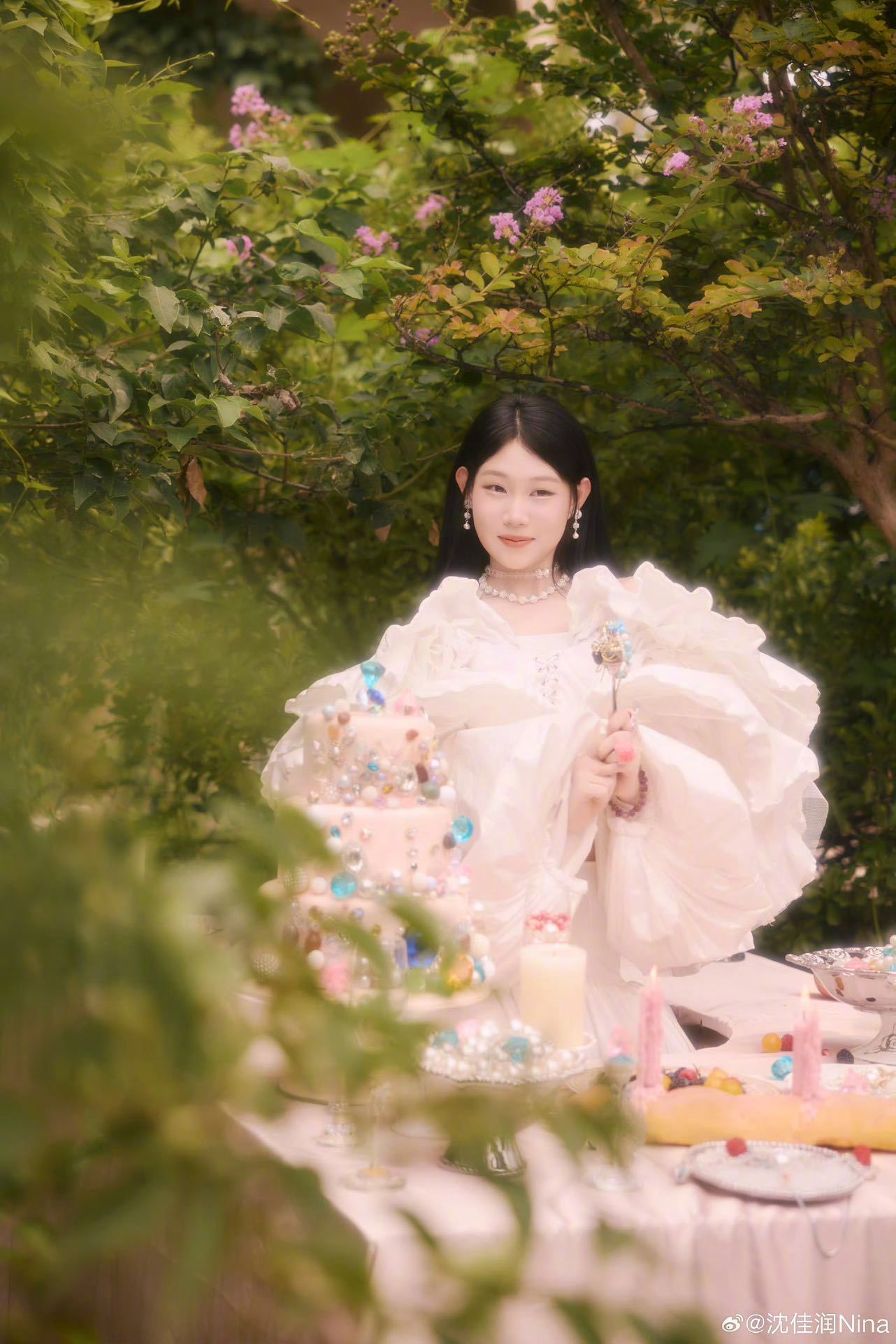 沈佳润亮相2025B站跨晚，全开麦舞台引期待