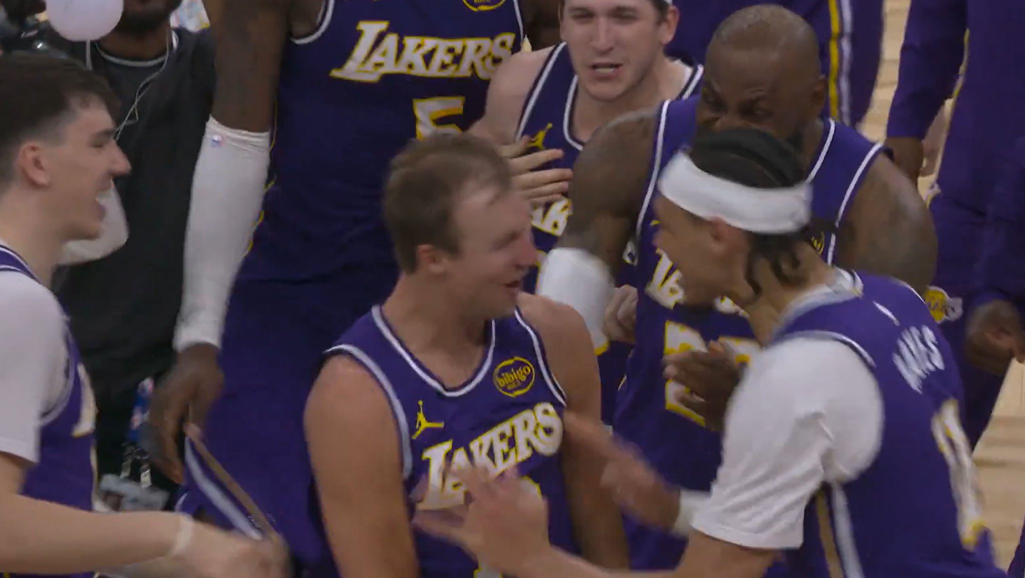 詹姆斯吸引包夹肯纳德三分绝杀，雷迪克详解战术执行