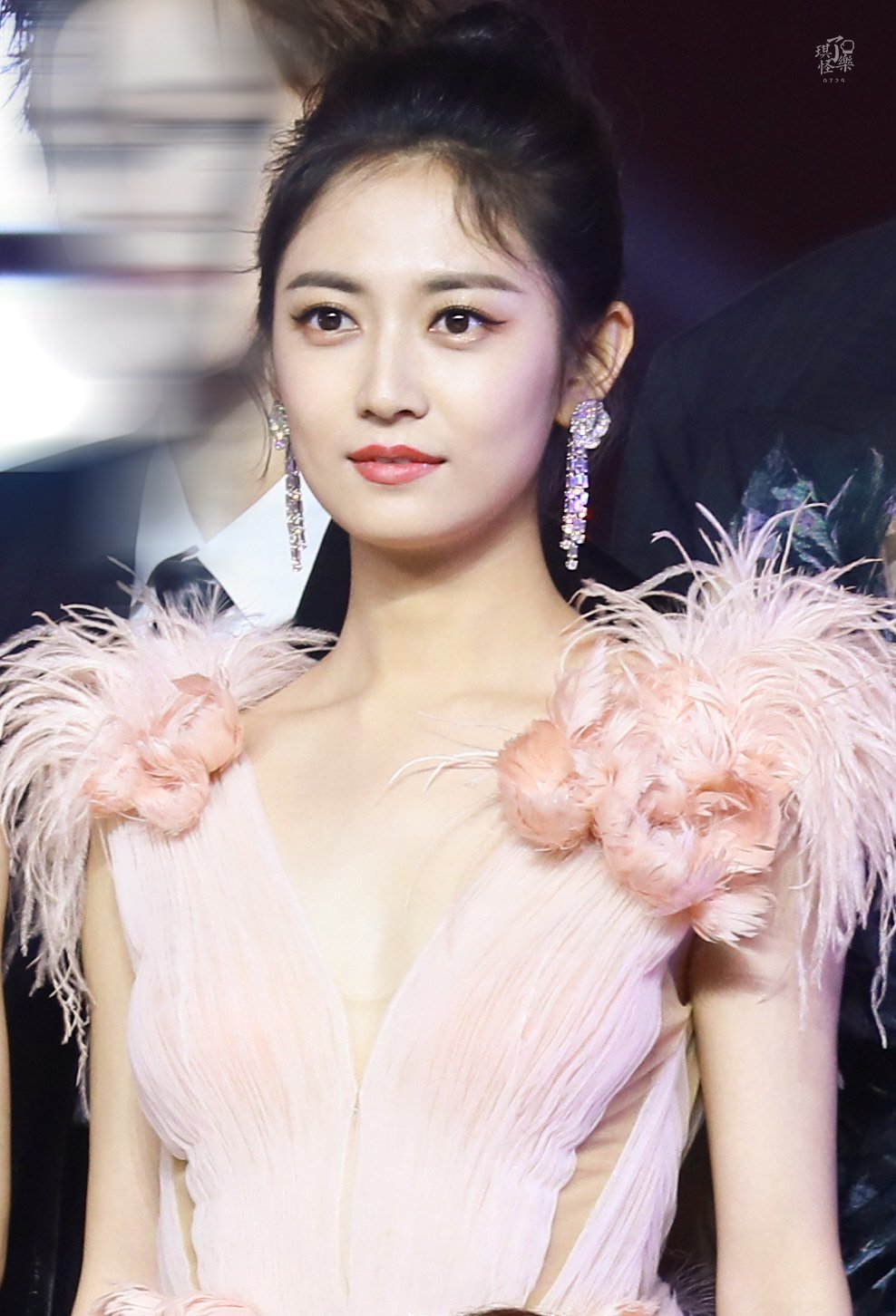 陈钰琪发文引发互动