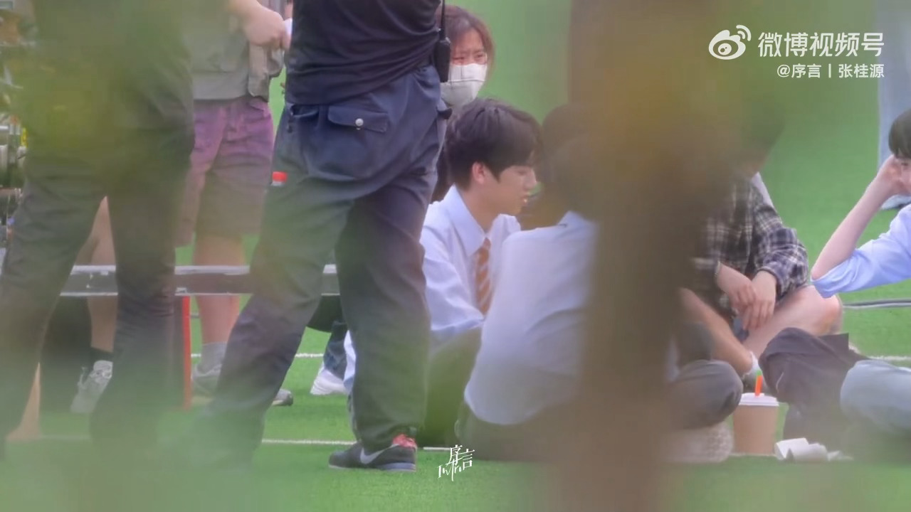 《我们的少年时代2》校服外景路透曝光，张桂源杨博文等亮相