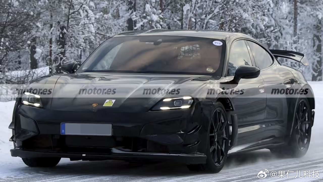 外媒曝光保时捷Taycan GT4 RS实车图,纽北及冰雪测试中