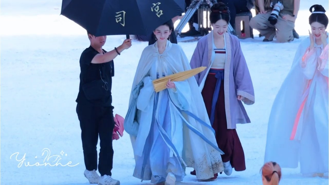 宋祖儿《司宫令》雪景披风造型曝光