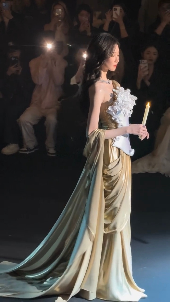 张艺凡希腊神女造型引热议