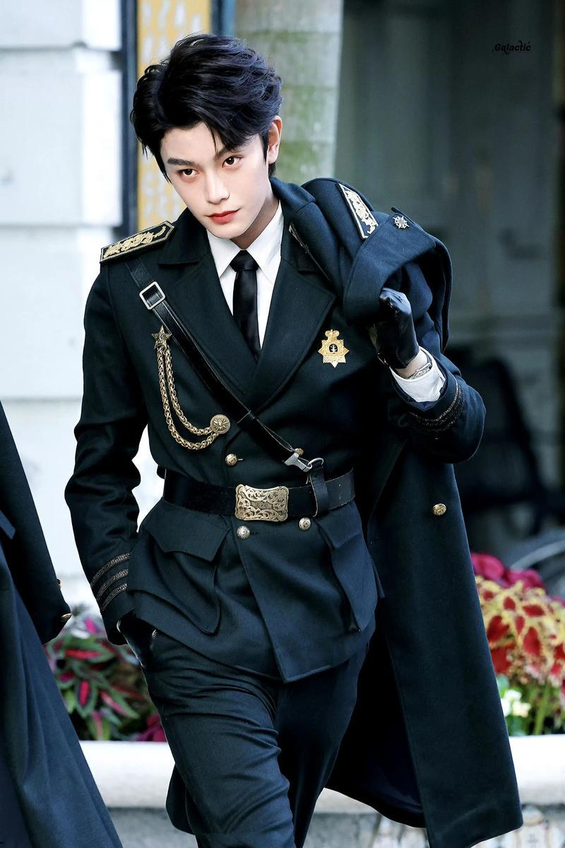 丁禹兮自费送粉丝金条撕价签，曾花15万送项链