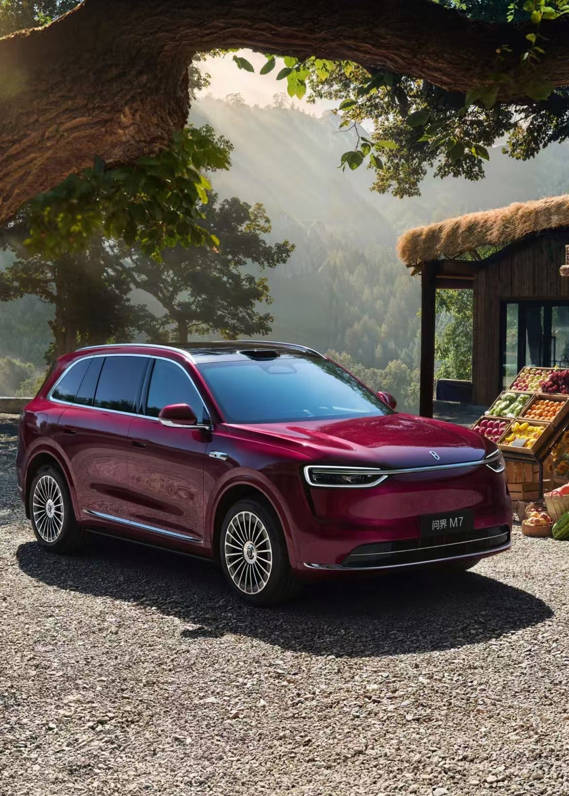 雷淞然调侃张呈停车技术，问界M7自动泊车惊艳亮相