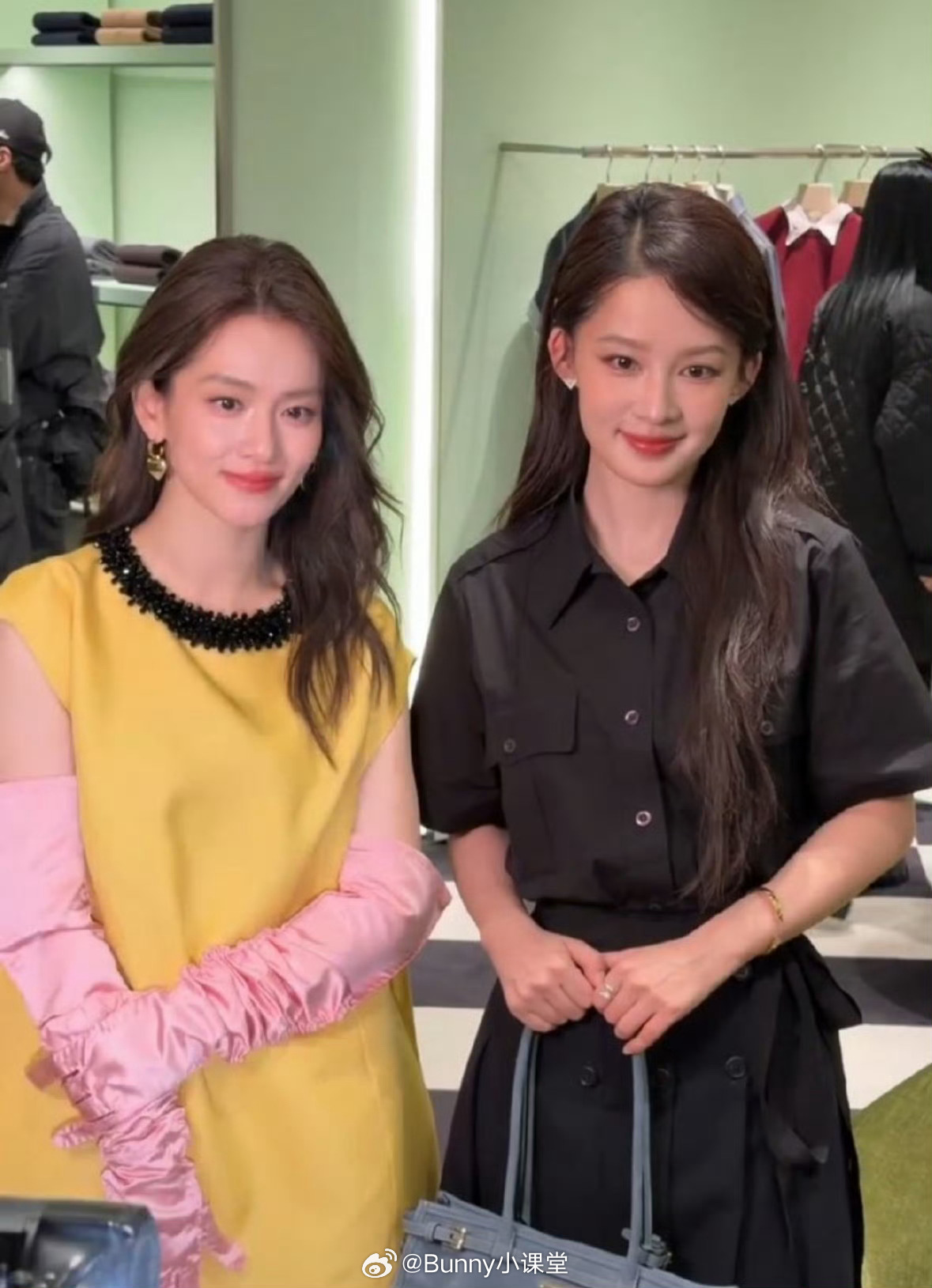 李沁陈昊宇同品牌活动合影状态佳