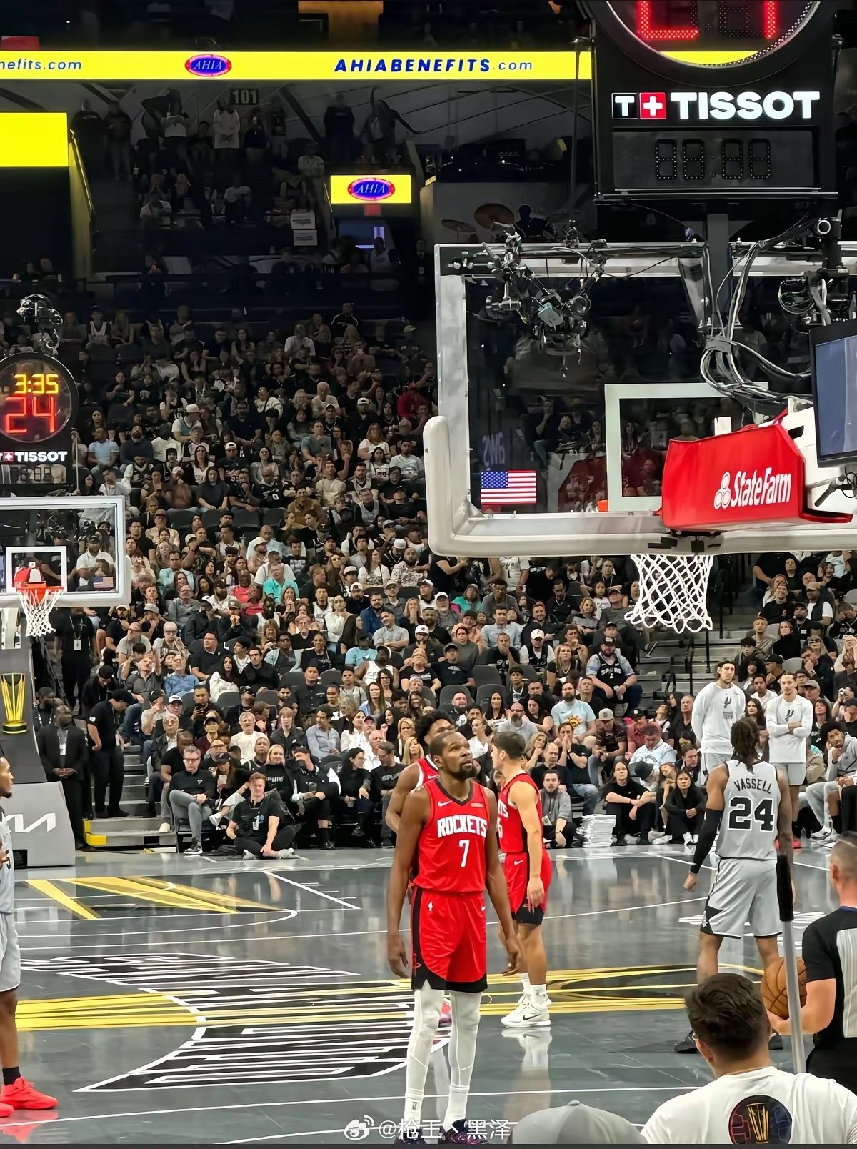 火箭阵容升级战绩反下滑，申京杜兰特未达预期