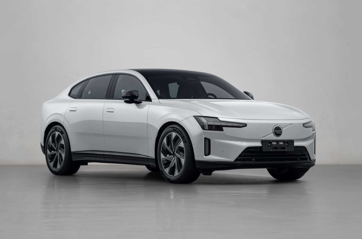 沃尔沃ES90纯电轿车申报完成，车长5米轴距超3.1米