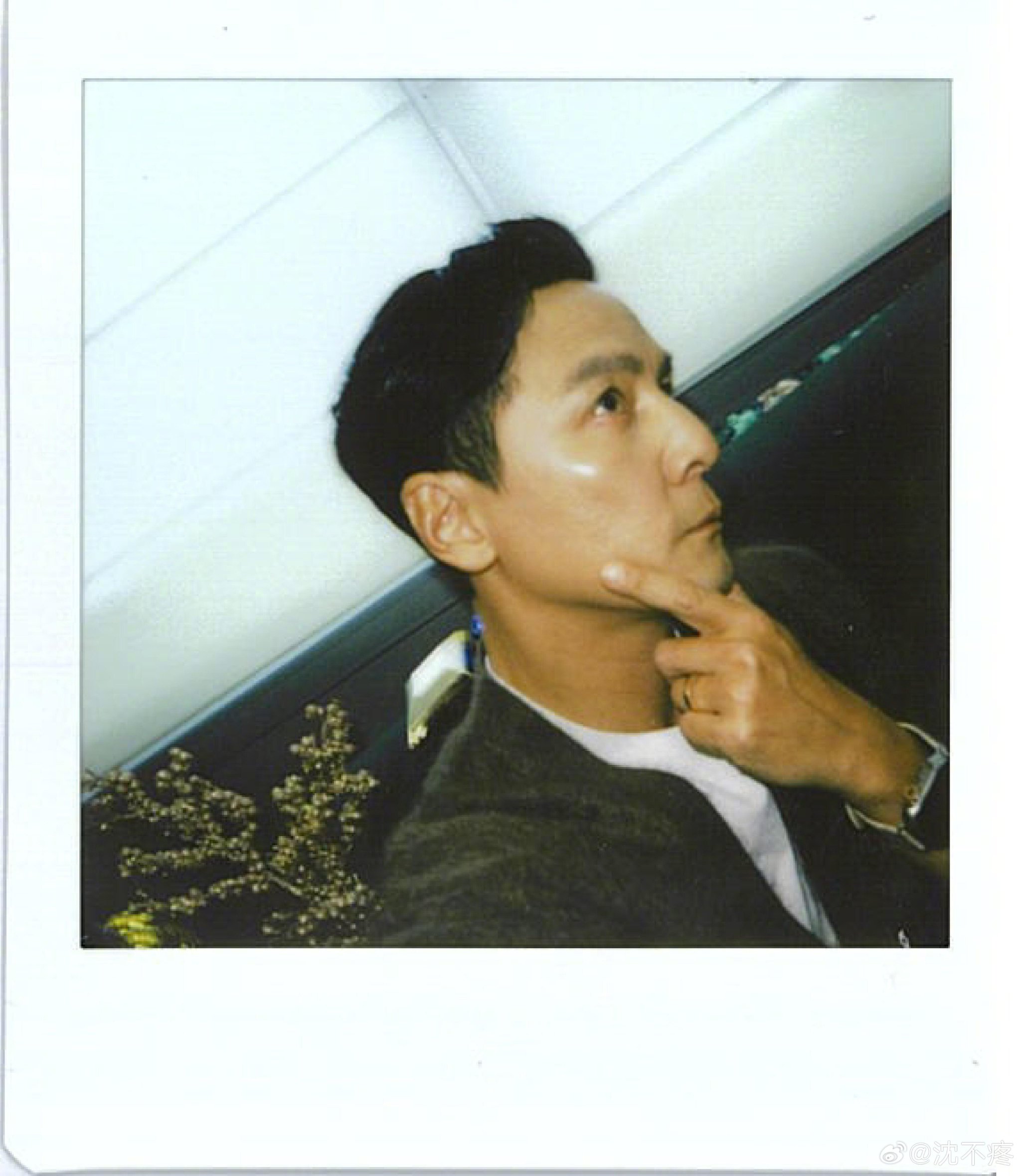 吴彦祖拍10张拍立得，法拉利任性出镜