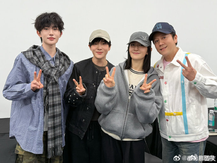 蔡国庆现身张杰演唱会现场