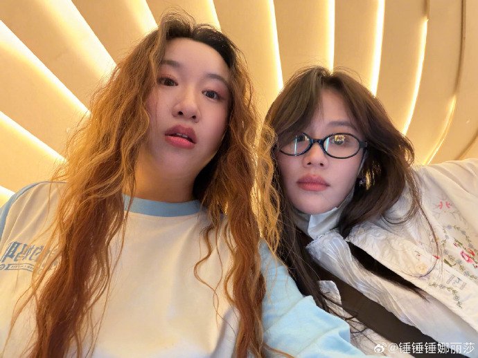 马思纯锤娜丽莎搭档默契，戏里戏外化学反应十足