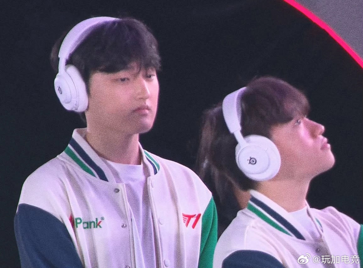 越南粉丝见面会萌态十足，2025LCK英雄联盟引关注