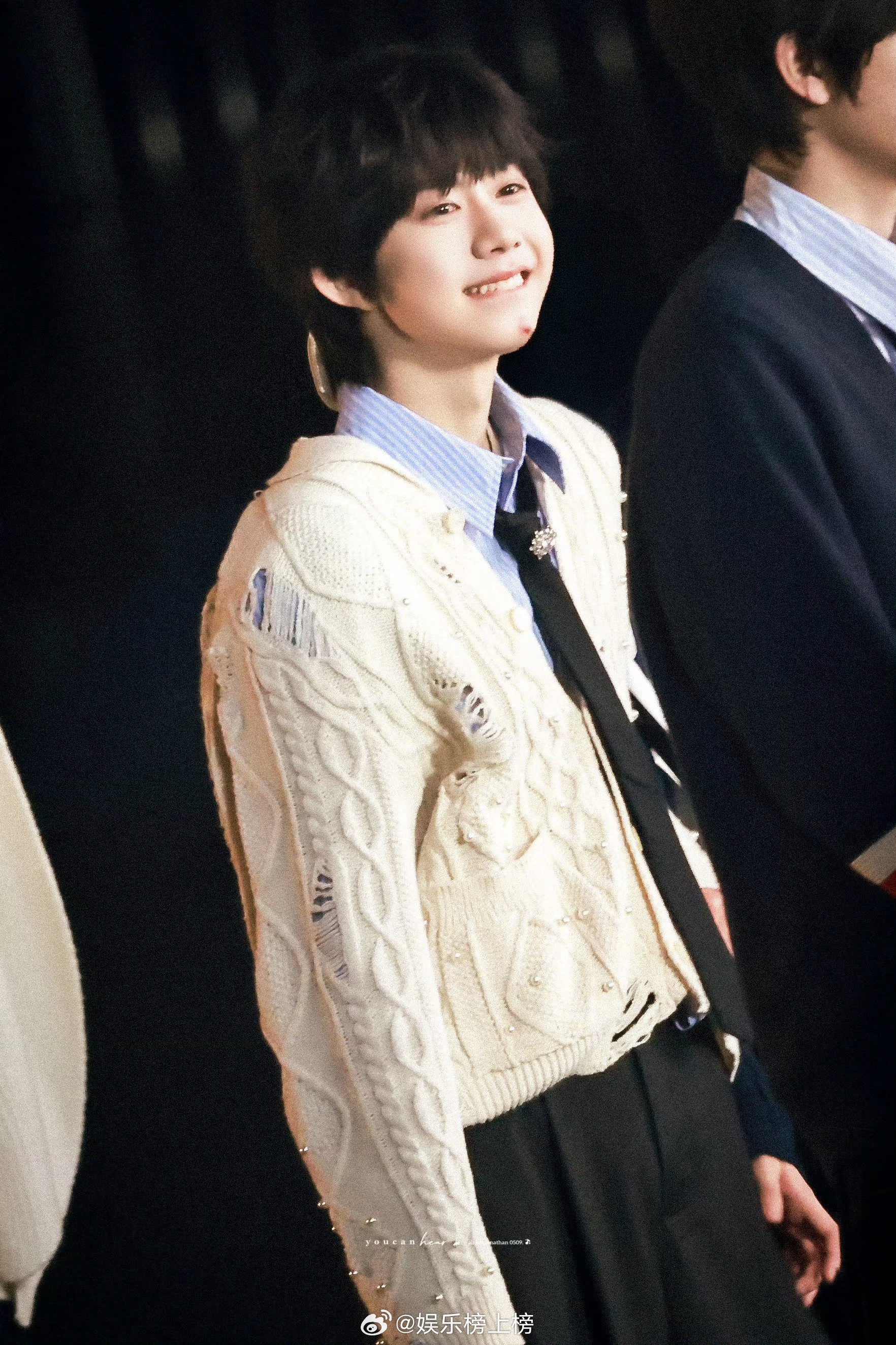 陈奕恒卷毛造型可爱吸睛