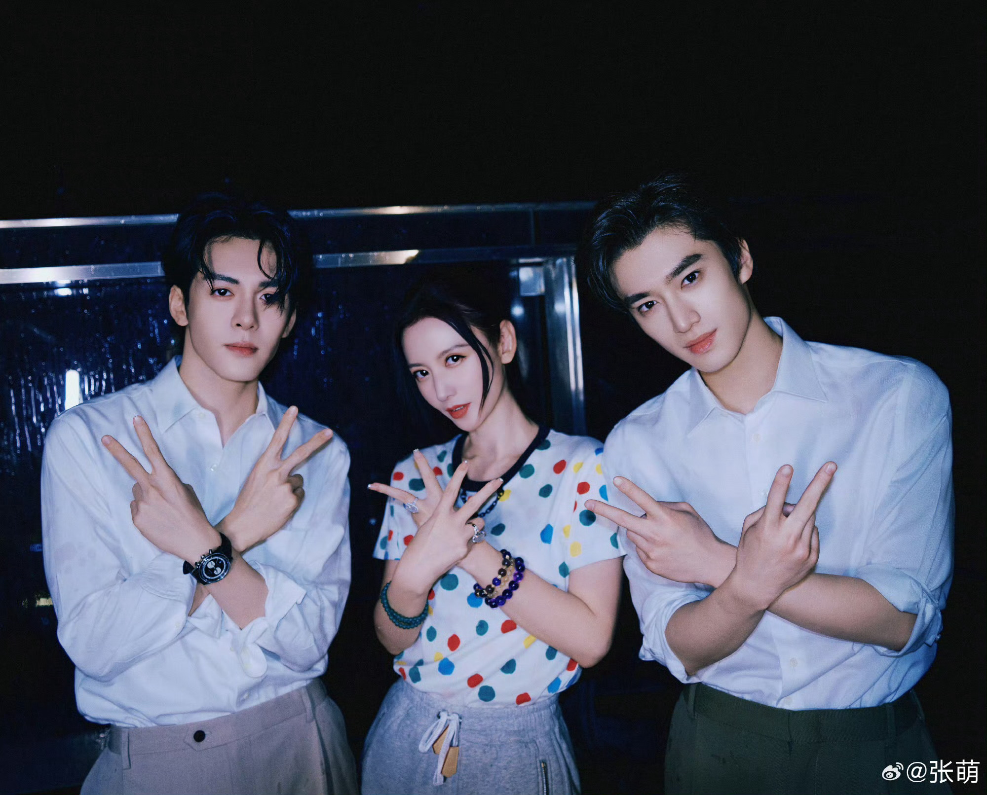 张萌晒与曾舜晞张康乐合照，剧集《交换人生》官宣